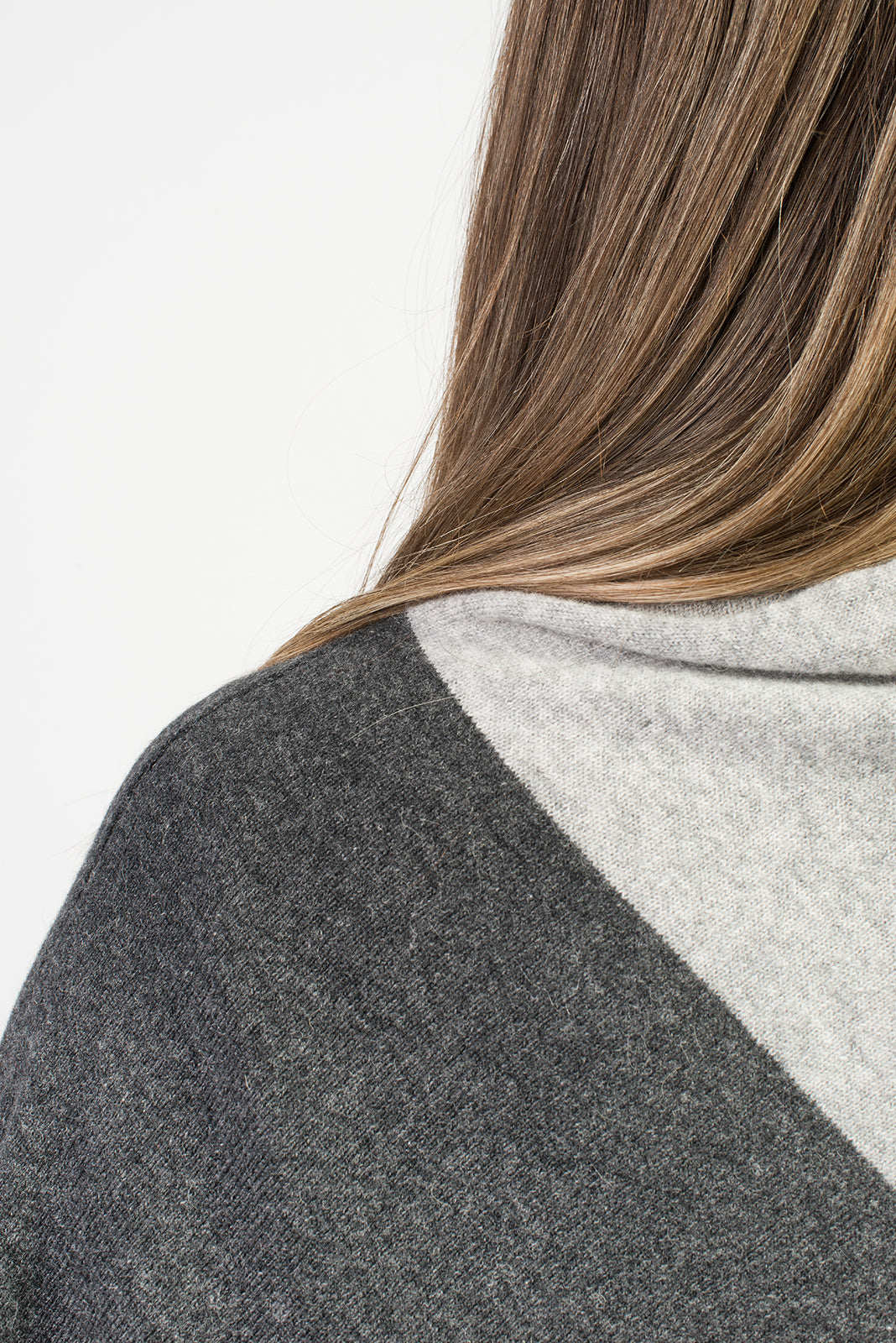 Two-tone 100% cashmere poncho, colour Anthracite-Grey, view 4 | Dalle Piane Cashmere