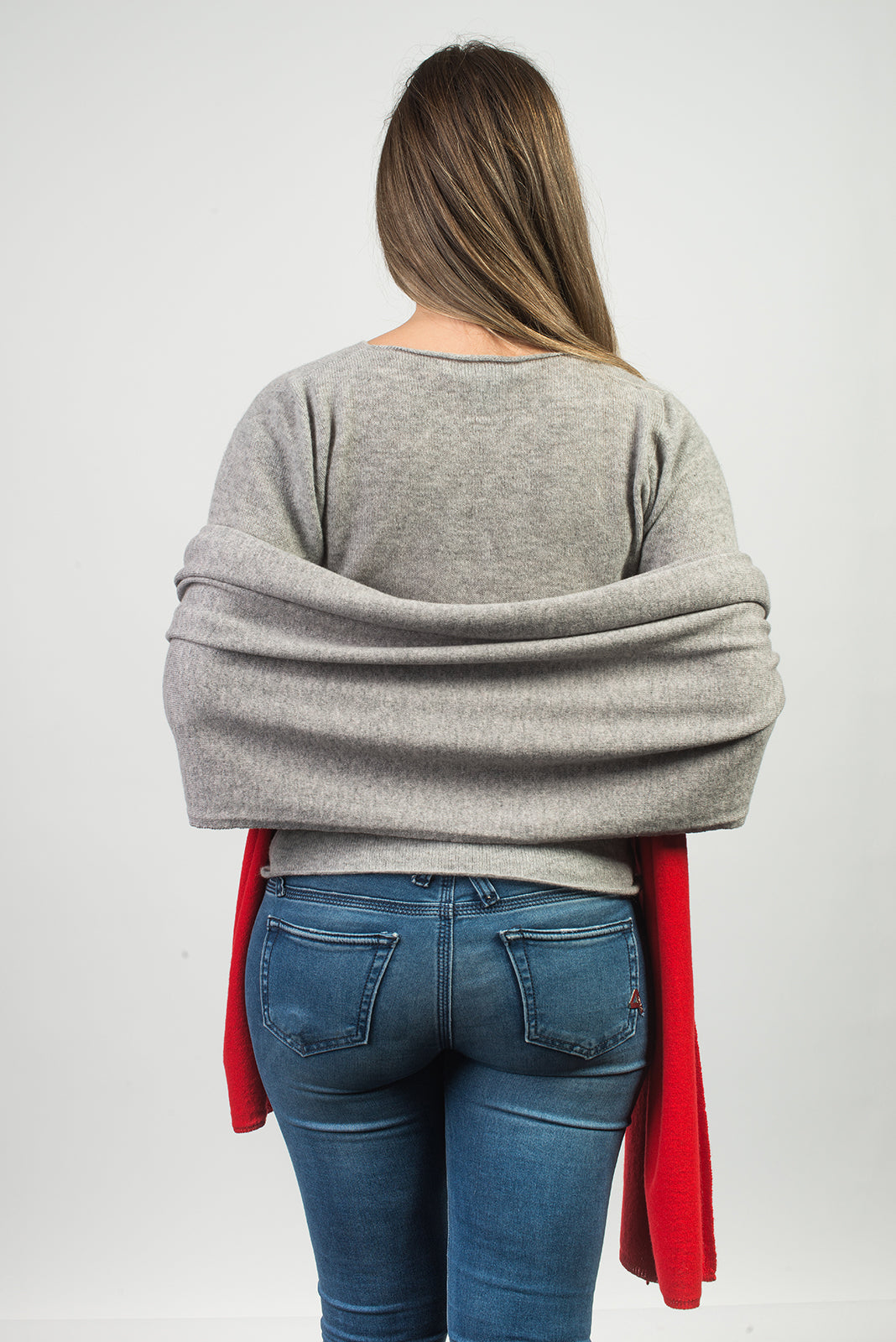 Women's two-tone 100% cashmere wrap, colour Red-Grey, view 3 | Dalle Piane Cashmere