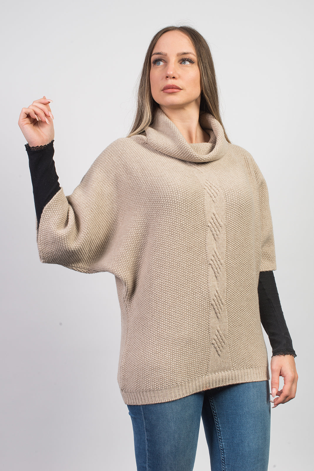 Women's cable-knit cashmere blend sweater, colour Beige, view 2 | Dalle Piane Cashmere