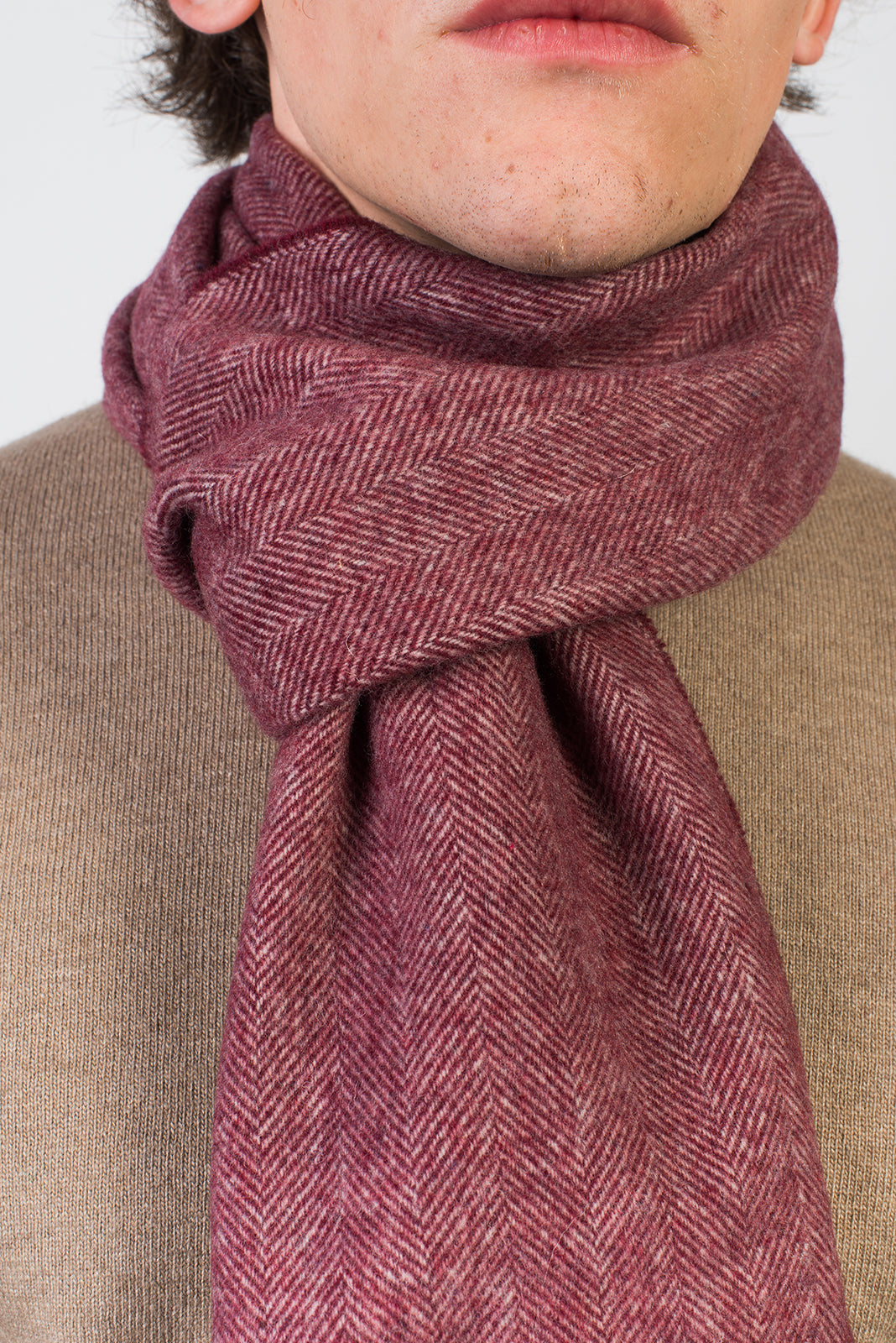 Herringbone wool and cashmere scarf, colour Bordeaux, view 4 | Dalle Piane Cashmere