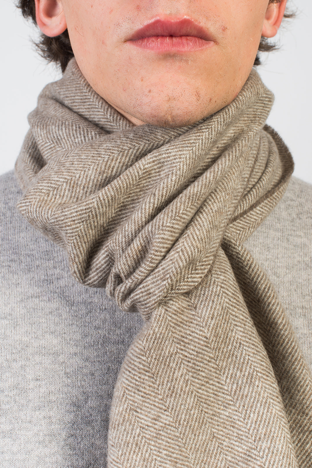 Herringbone wool and cashmere scarf, colour Taupe, view 4 | Dalle Piane Cashmere