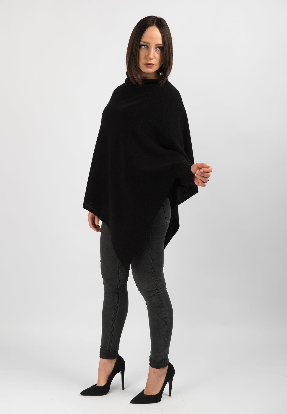 100% cashmere poncho, colour Black, view 2 | Dalle Piane Cashmere