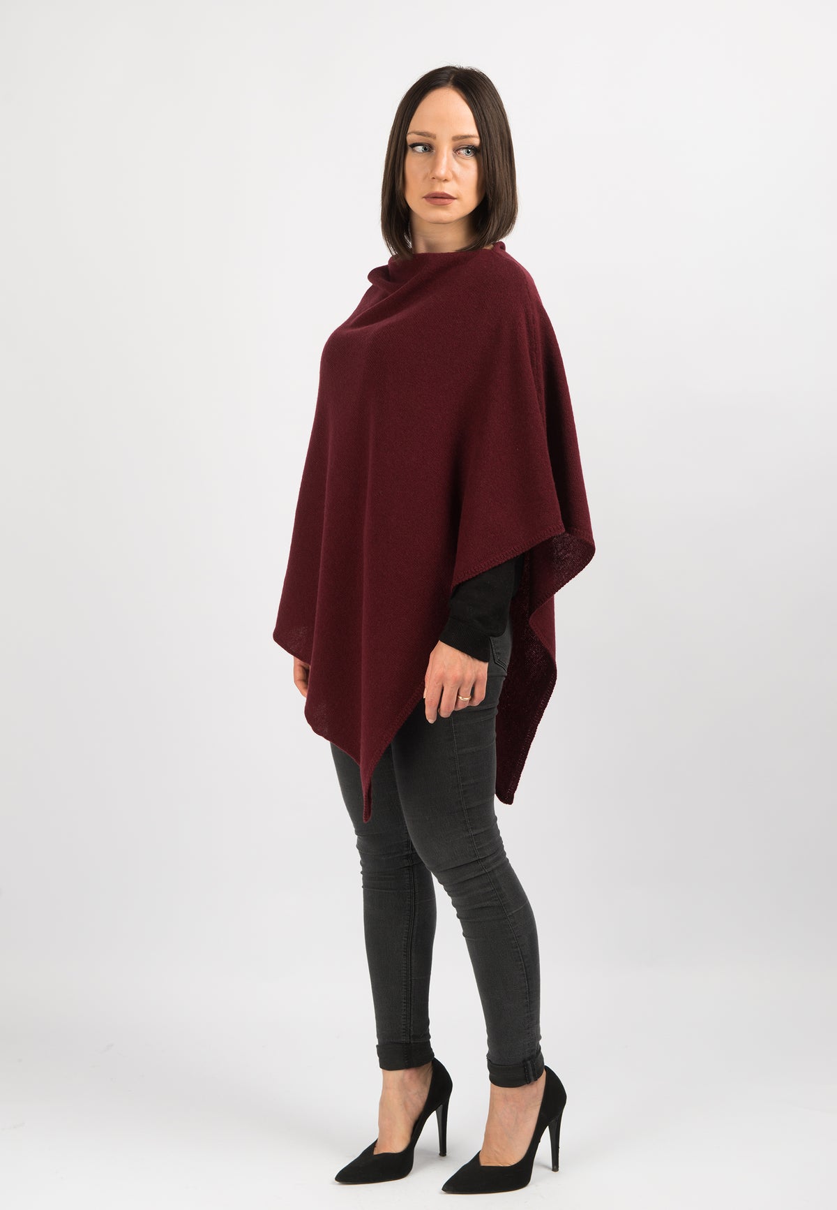 100% cashmere poncho, colour Bordeaux, view 2 | Dalle Piane Cashmere