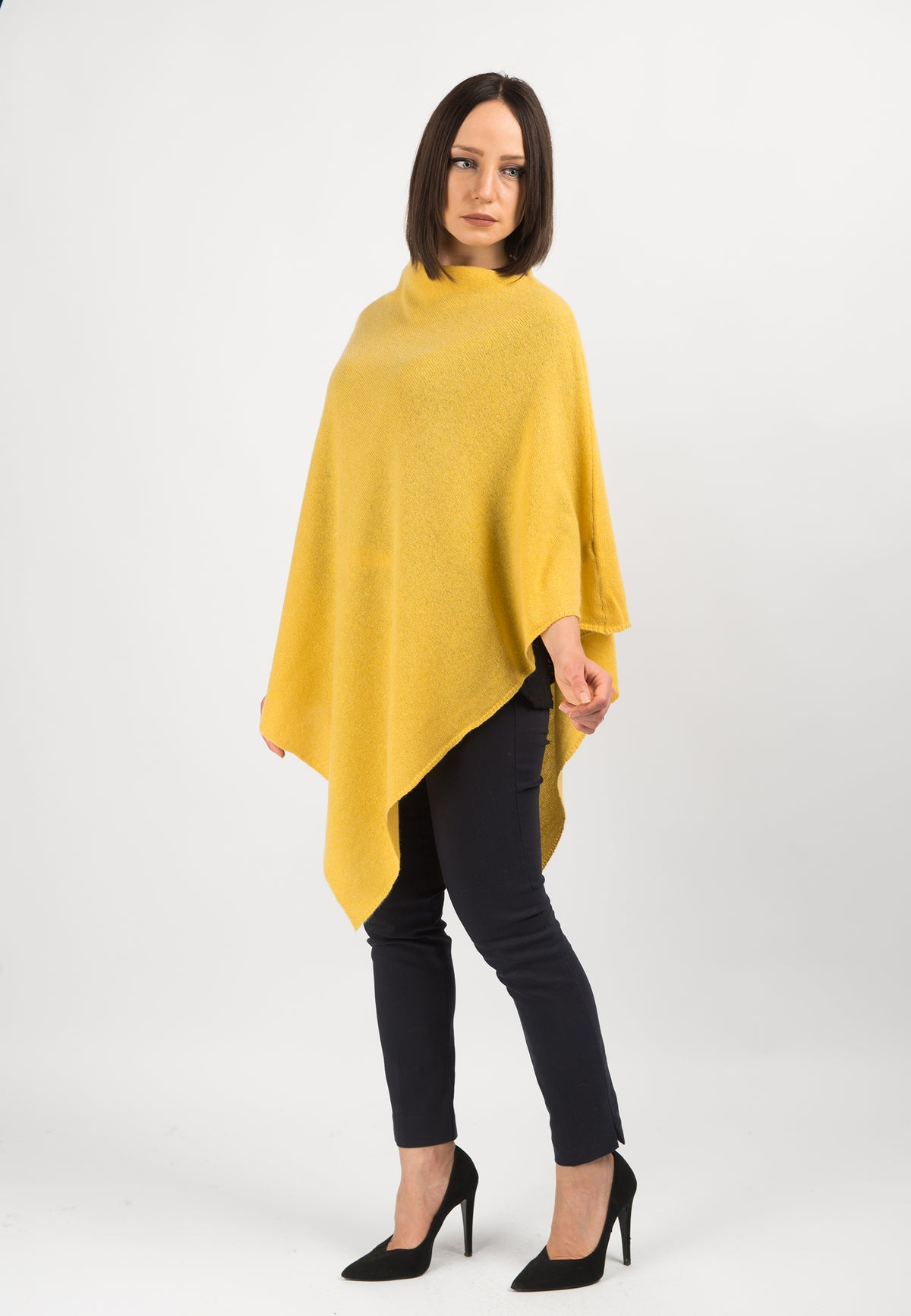 100% cashmere poncho, colour Yellow, view 2 | Dalle Piane Cashmere