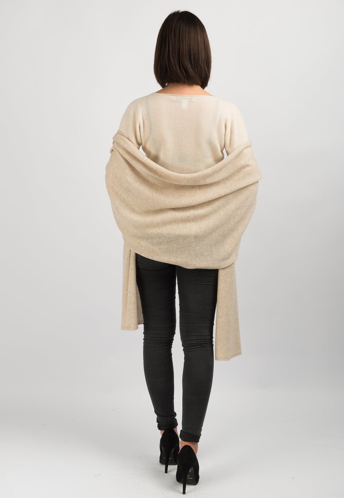Women's 100% cashmere wrap, colour Beige, view 3 | Dalle Piane Cashmere