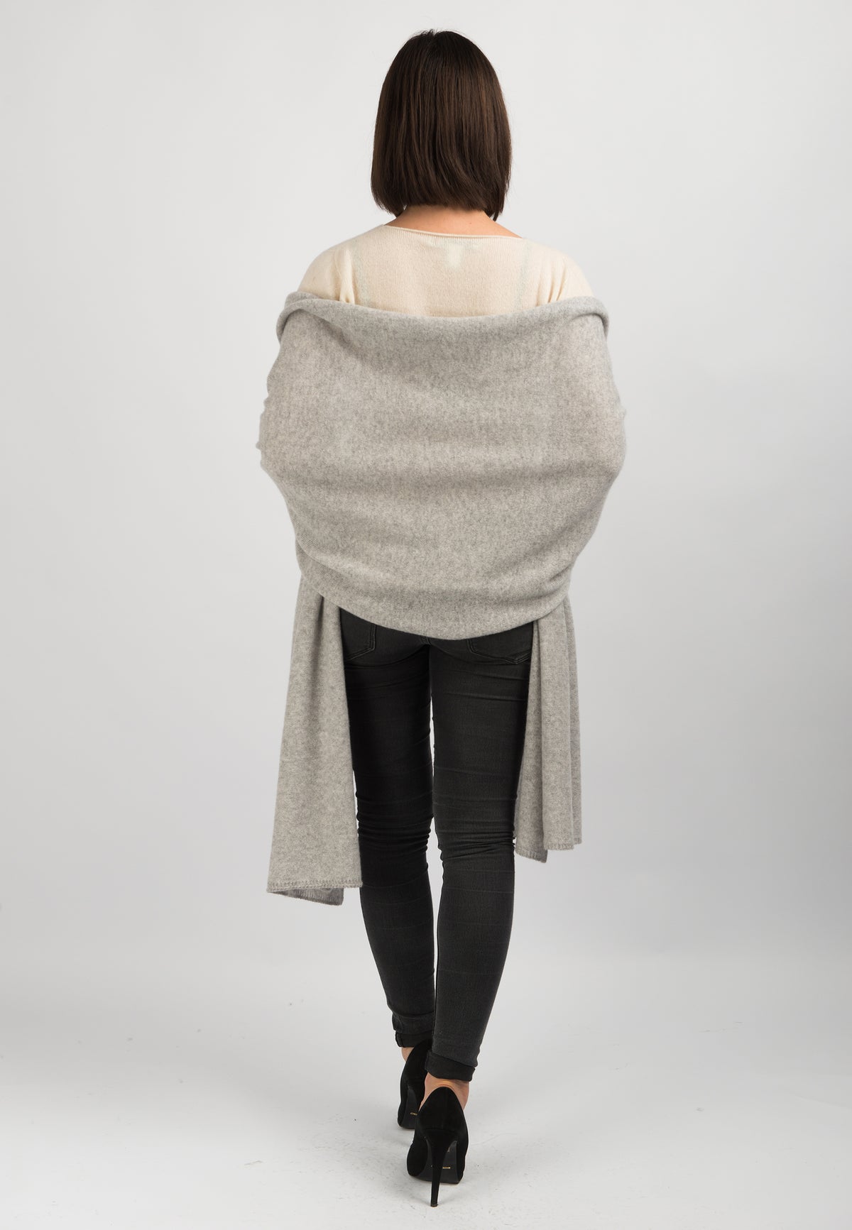 Women's 100% cashmere wrap, colour Grey, view 3 | Dalle Piane Cashmere