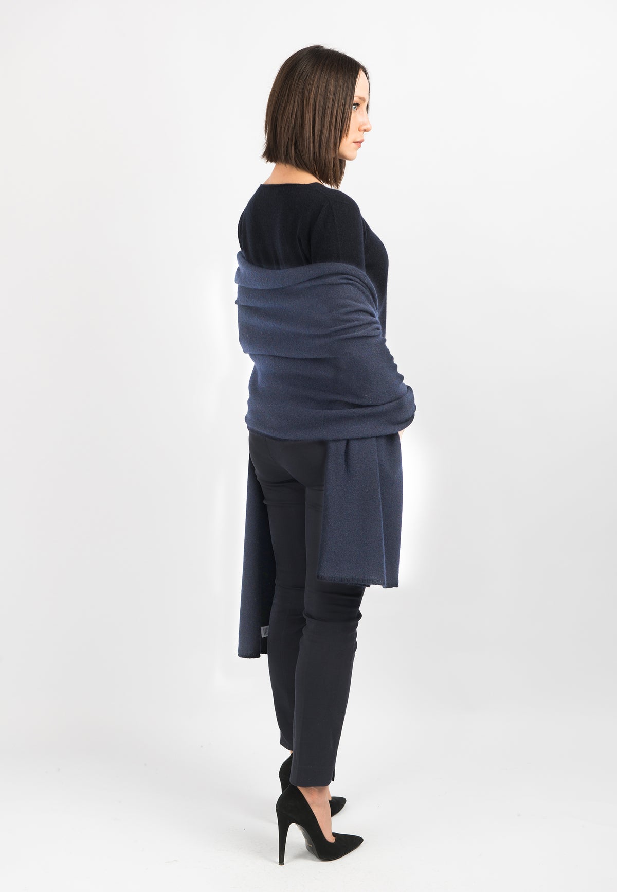 Women's 100% cashmere wrap, colour Blue, view 3 | Dalle Piane Cashmere