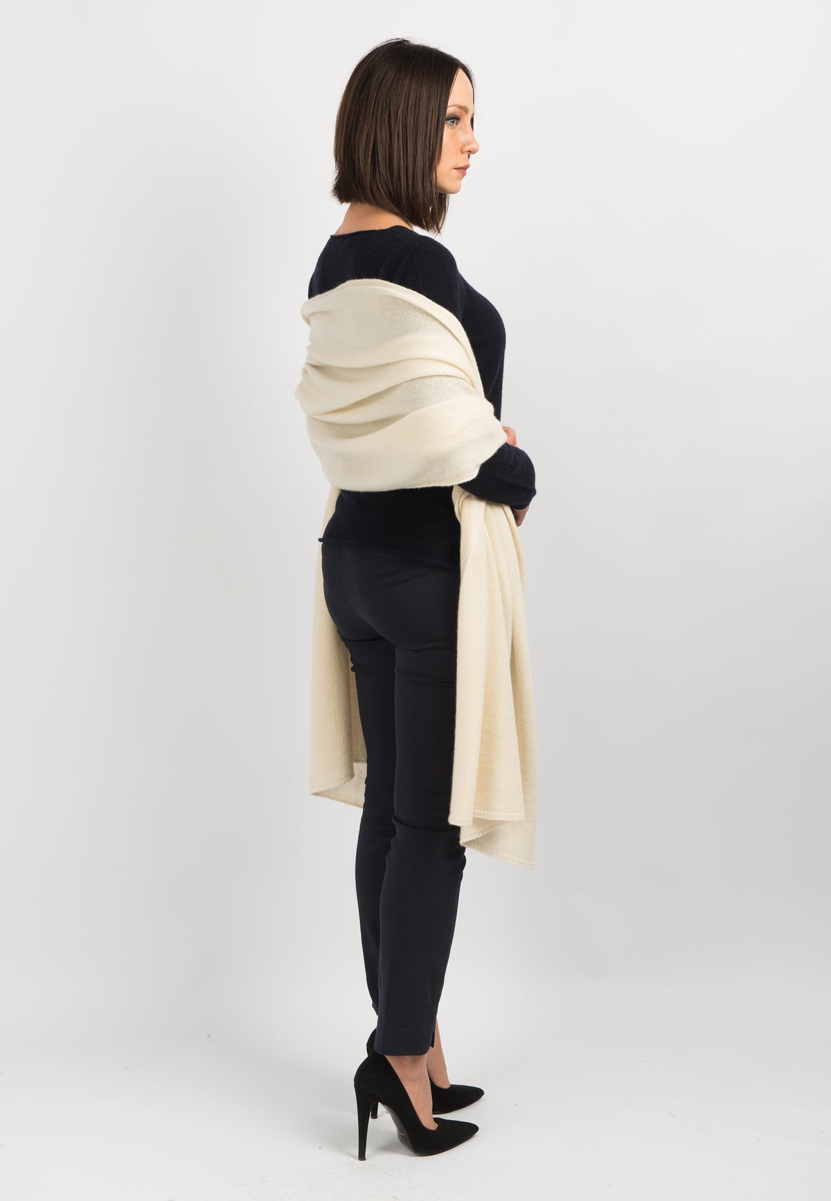 Women's 100% cashmere wrap, colour Cream, view 3 | Dalle Piane Cashmere