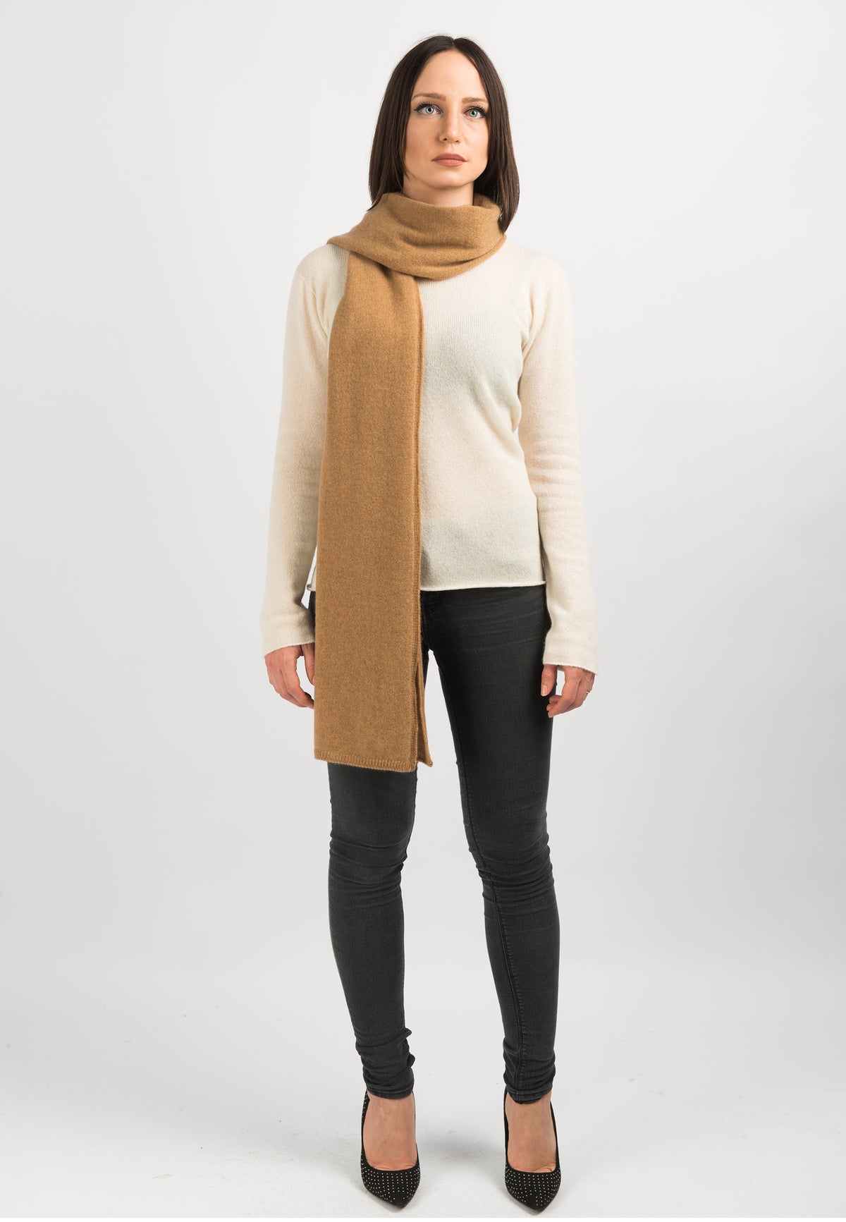 Women's wide 100% cashmere scarf, colour Camel, view 5 | Dalle Piane Cashmere