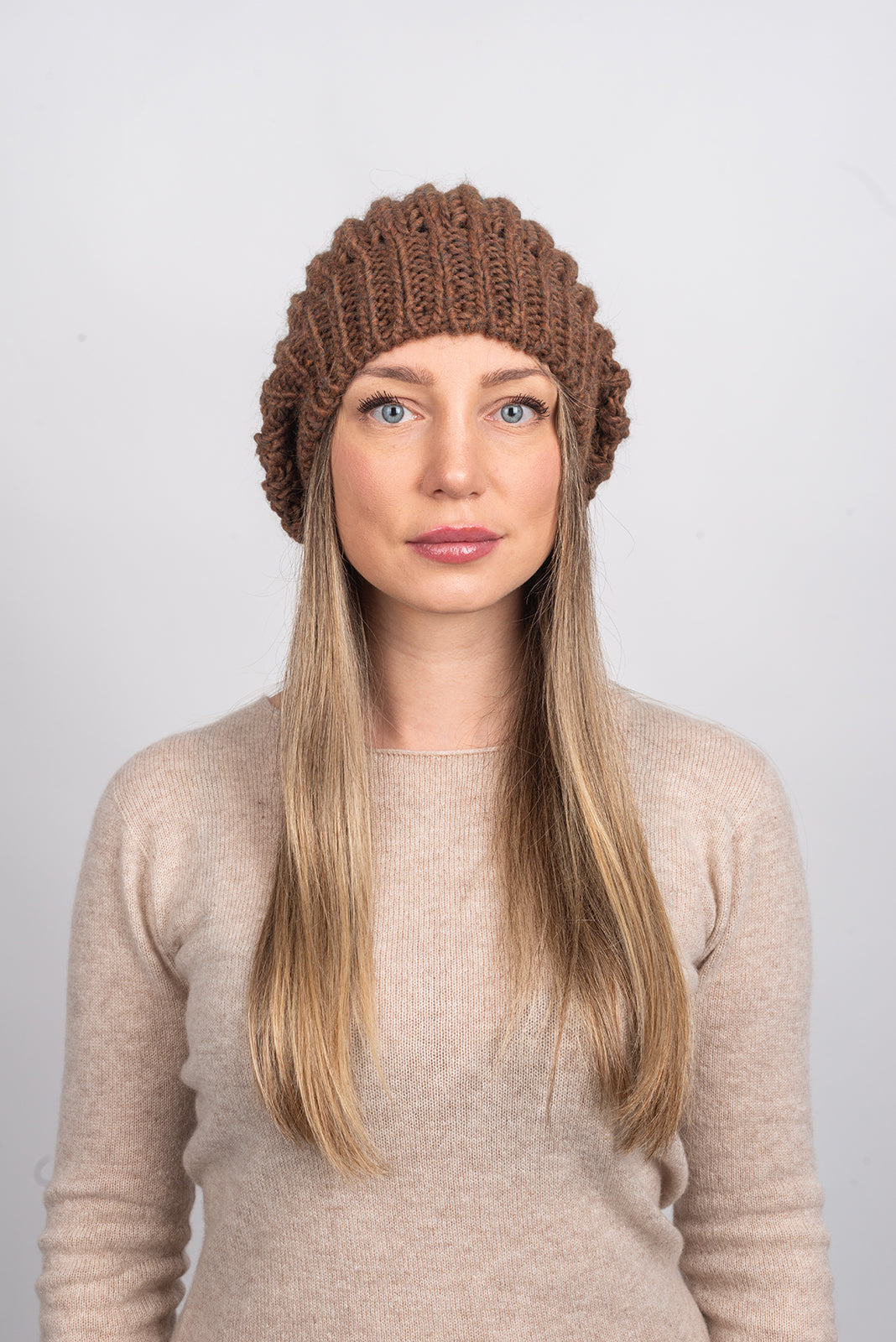 Women's fisherman's rib beanie, colour Moka, view 3 | Dalle Piane Cashmere