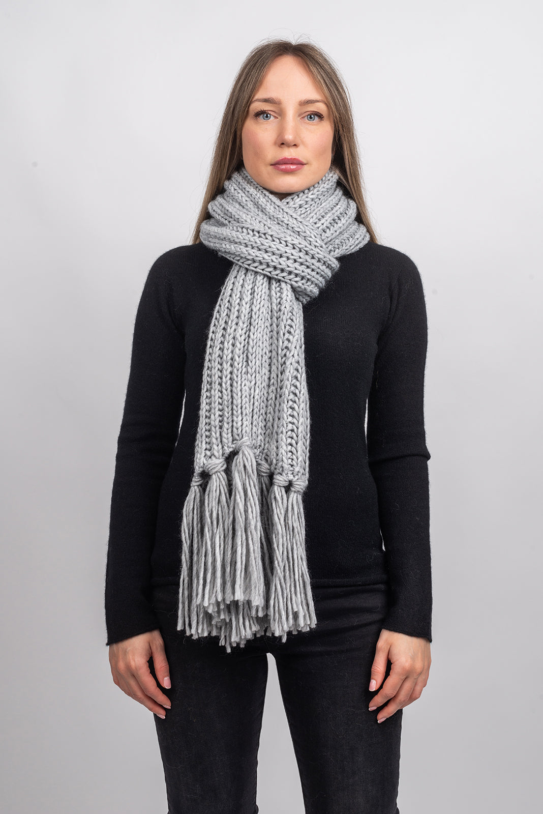 Fisherman's rib scarf with fringe, colour Grey, view 2 | Dalle Piane Cashmere