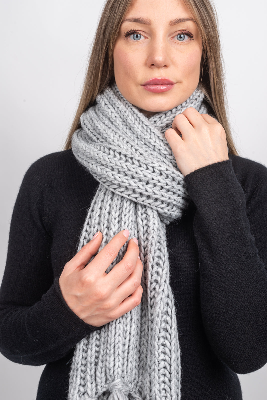 Fisherman's rib scarf with fringe, colour Grey, view 3 | Dalle Piane Cashmere