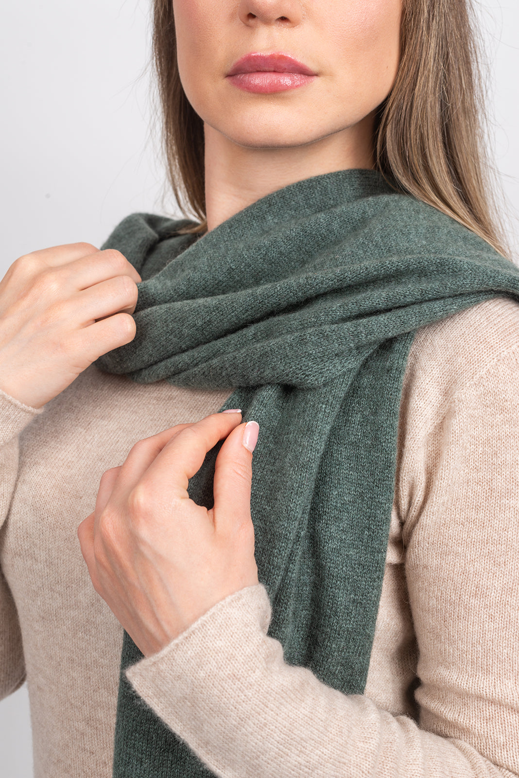 Women's wide 100% cashmere scarf, colour Sage Green, view 4 | Dalle Piane Cashmere