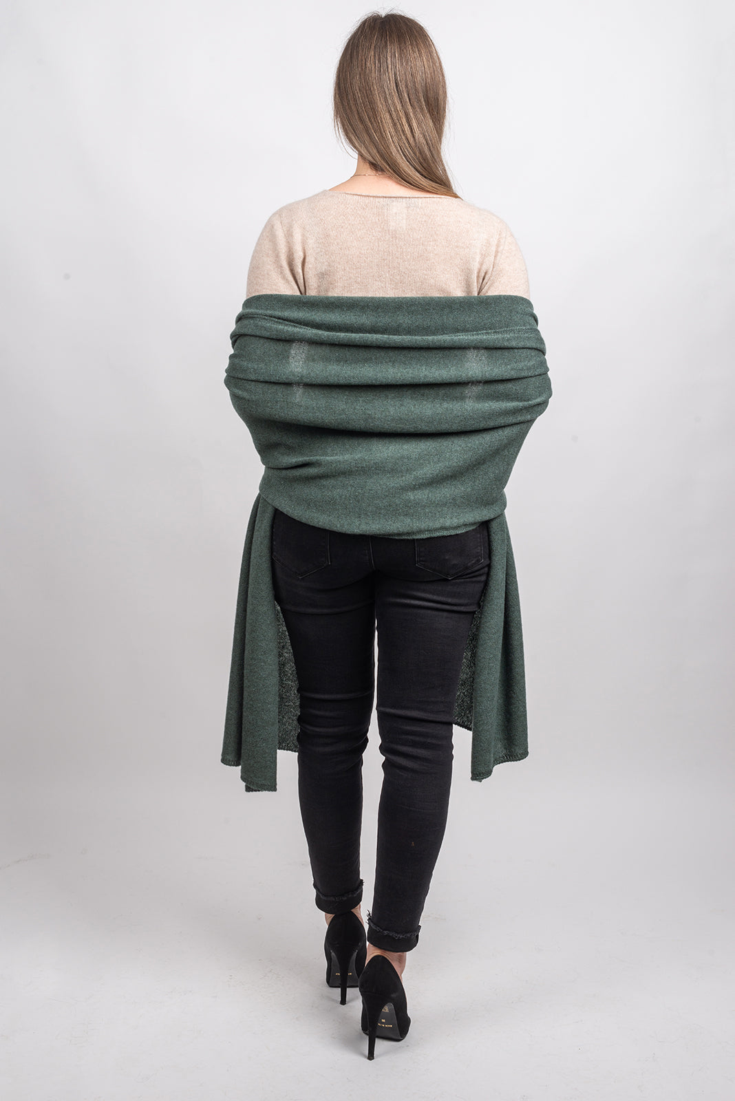 Women's 100% cashmere wrap, colour Sage Green, view 3 | Dalle Piane Cashmere
