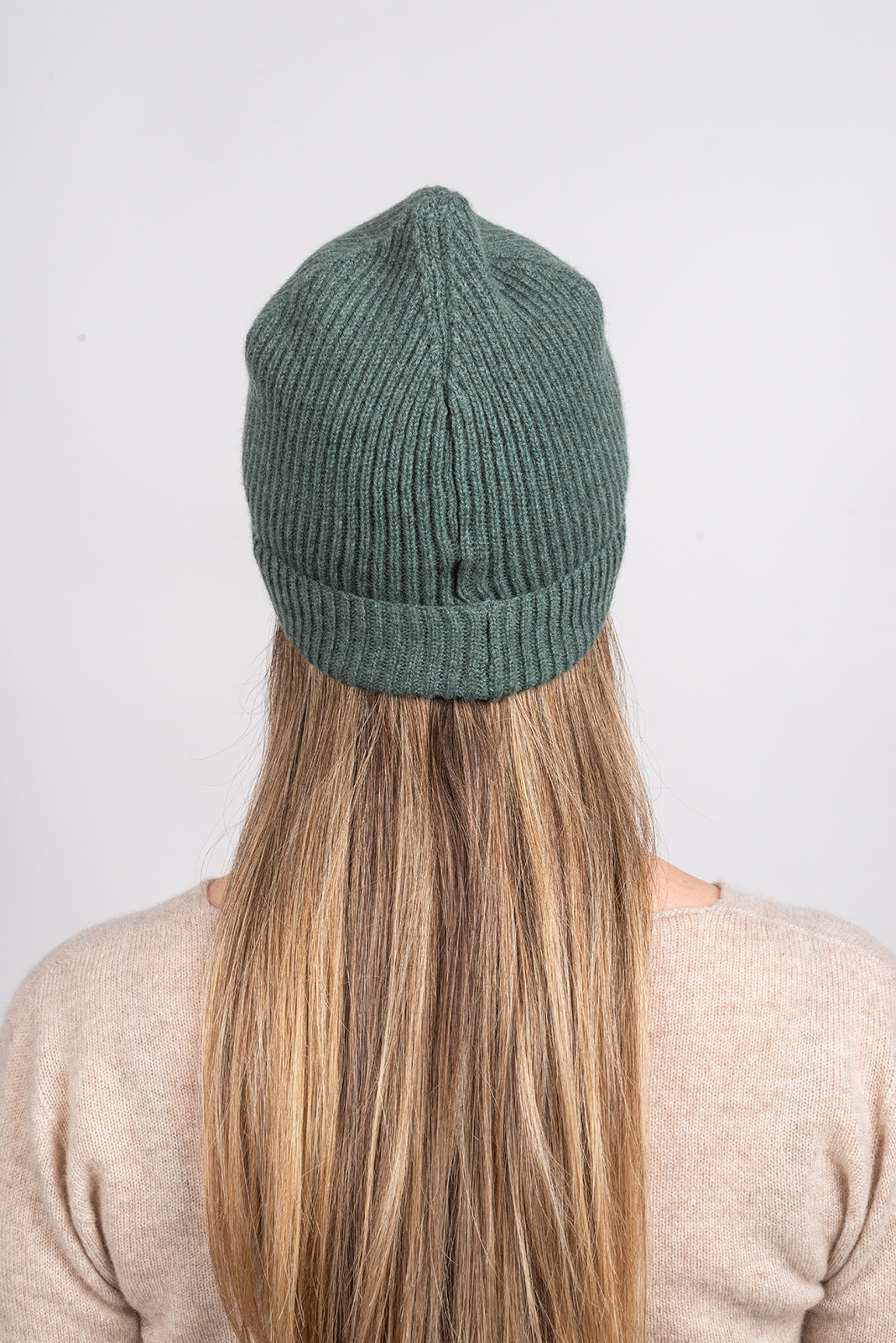Women's fisherman's rib 100% cashmere beanie, colour Sage Green, view 3 | Dalle Piane Cashmere