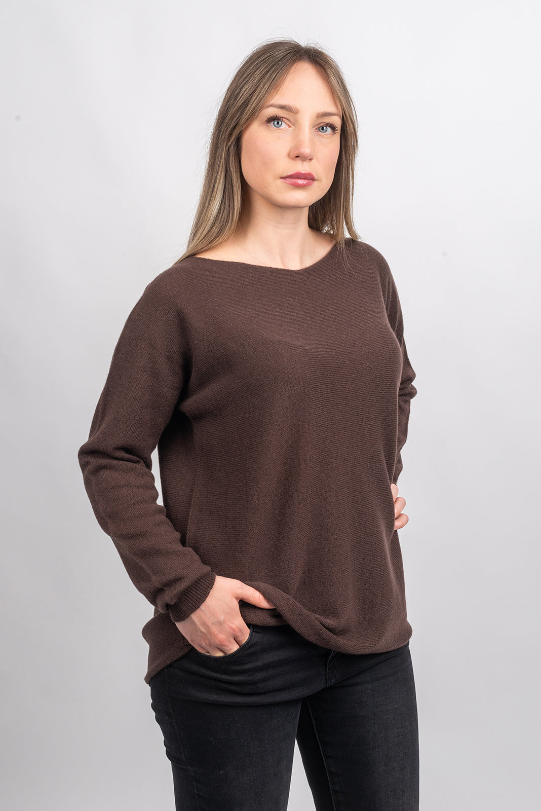 Women's 100% cashmere oversized sweater, colour Brown, view 2 | Dalle Piane Cashmere
