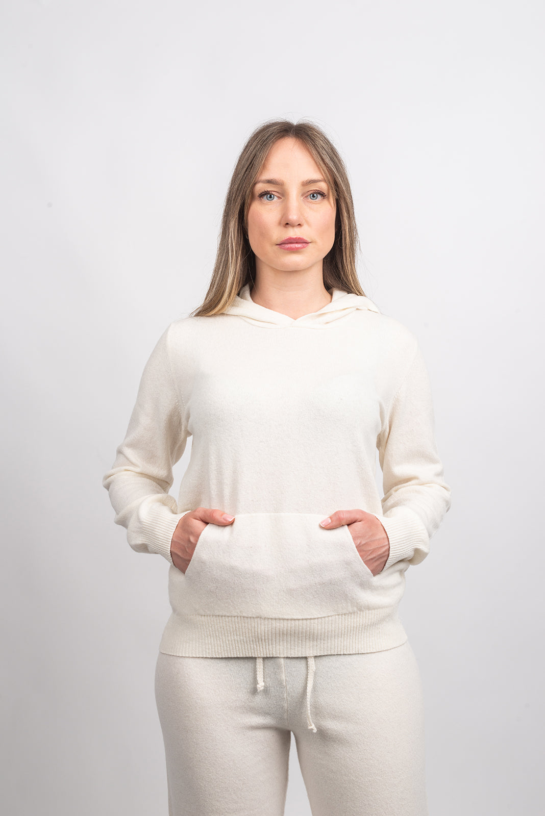 Women's hooded cashmere blend sweatshirt, colour White, view 2 | Dalle Piane Cashmere