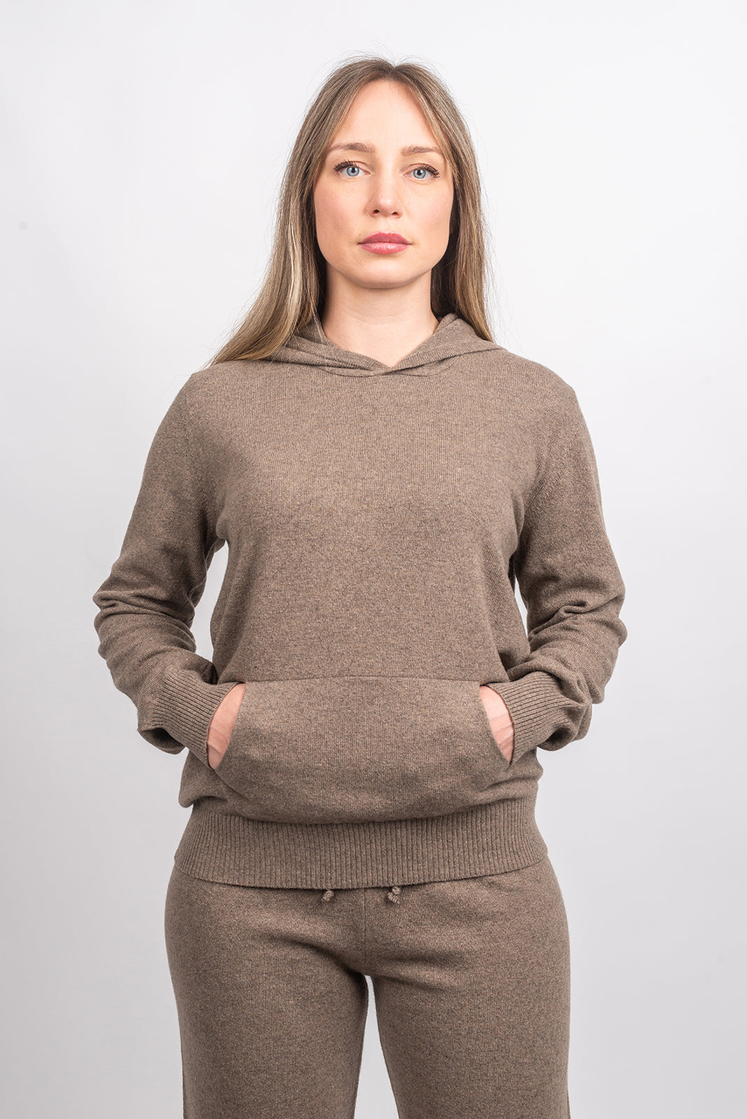 Women's hooded cashmere blend sweatshirt, colour Mink, view 2 | Dalle Piane Cashmere