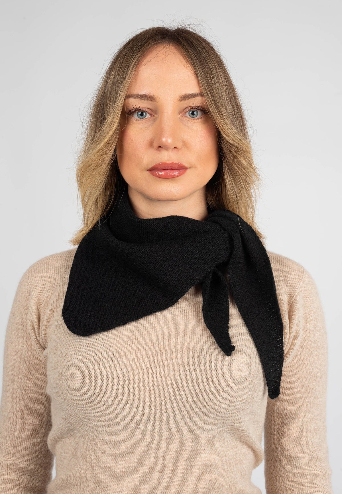 Women's 100% cashmere triangle scarf, colour Black, view 2 | Dalle Piane Cashmere