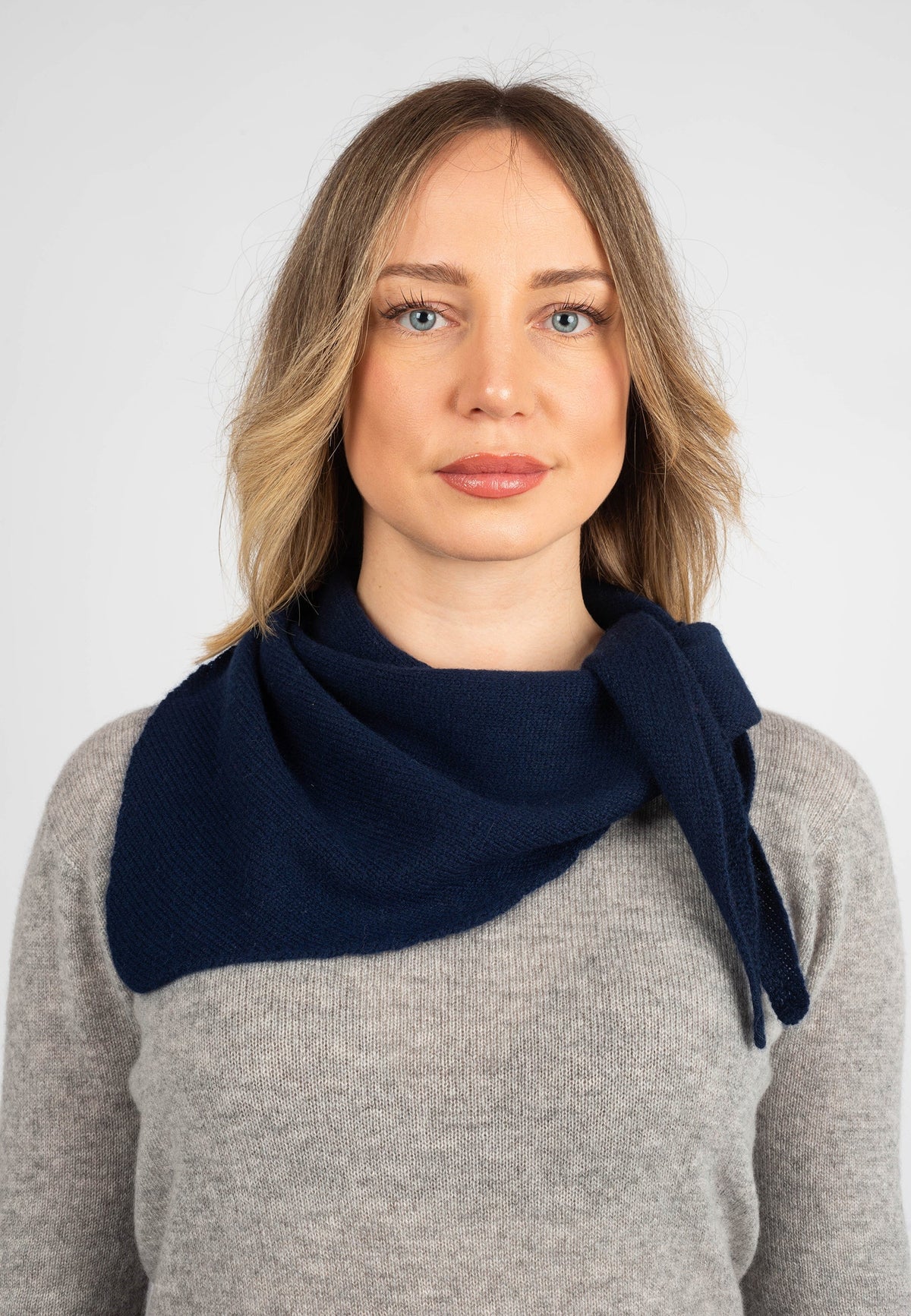 Women's 100% cashmere triangle scarf, colour Blue, view 2 | Dalle Piane Cashmere