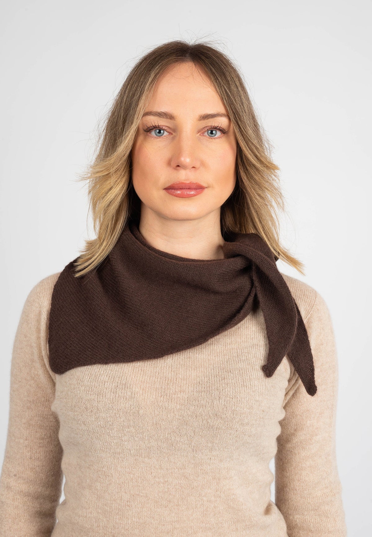 Women's 100% cashmere triangle scarf, colour Brown, view 2 | Dalle Piane Cashmere