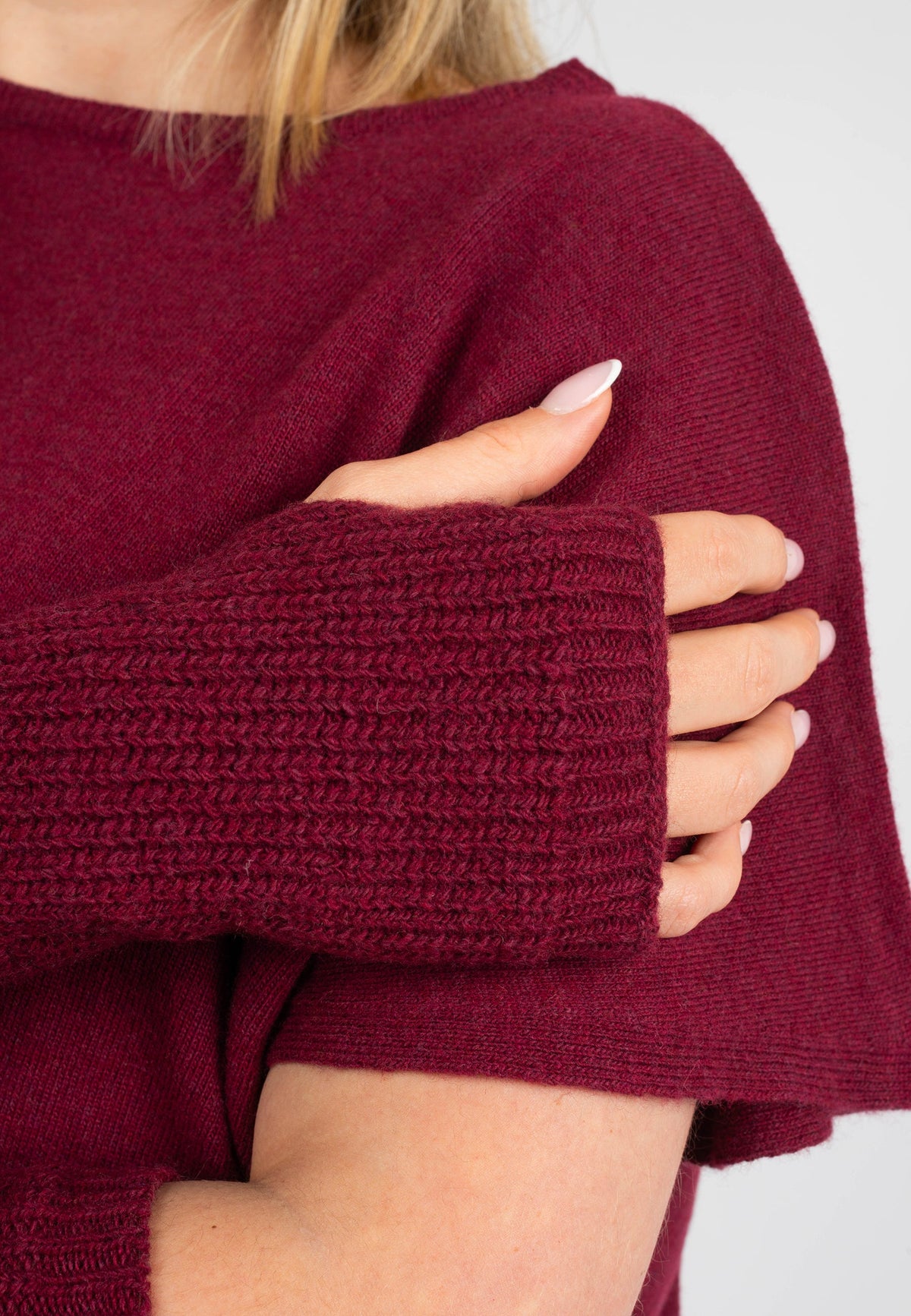 Women's cashmere blend arm warmers, colour Bordeaux, view 5 | Dalle Piane Cashmere