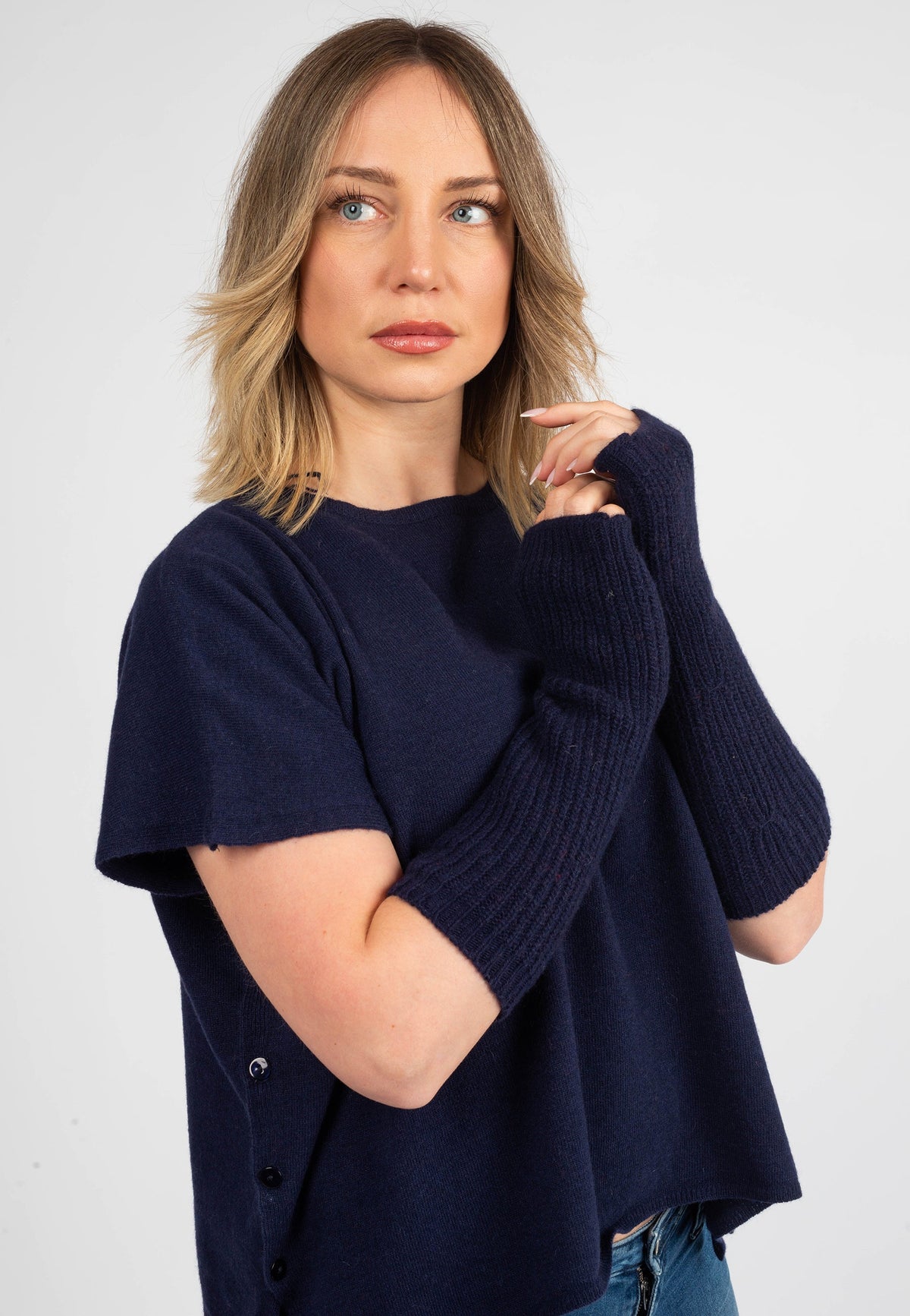 Women's cashmere blend arm warmers, colour Blue, view 3 | Dalle Piane Cashmere