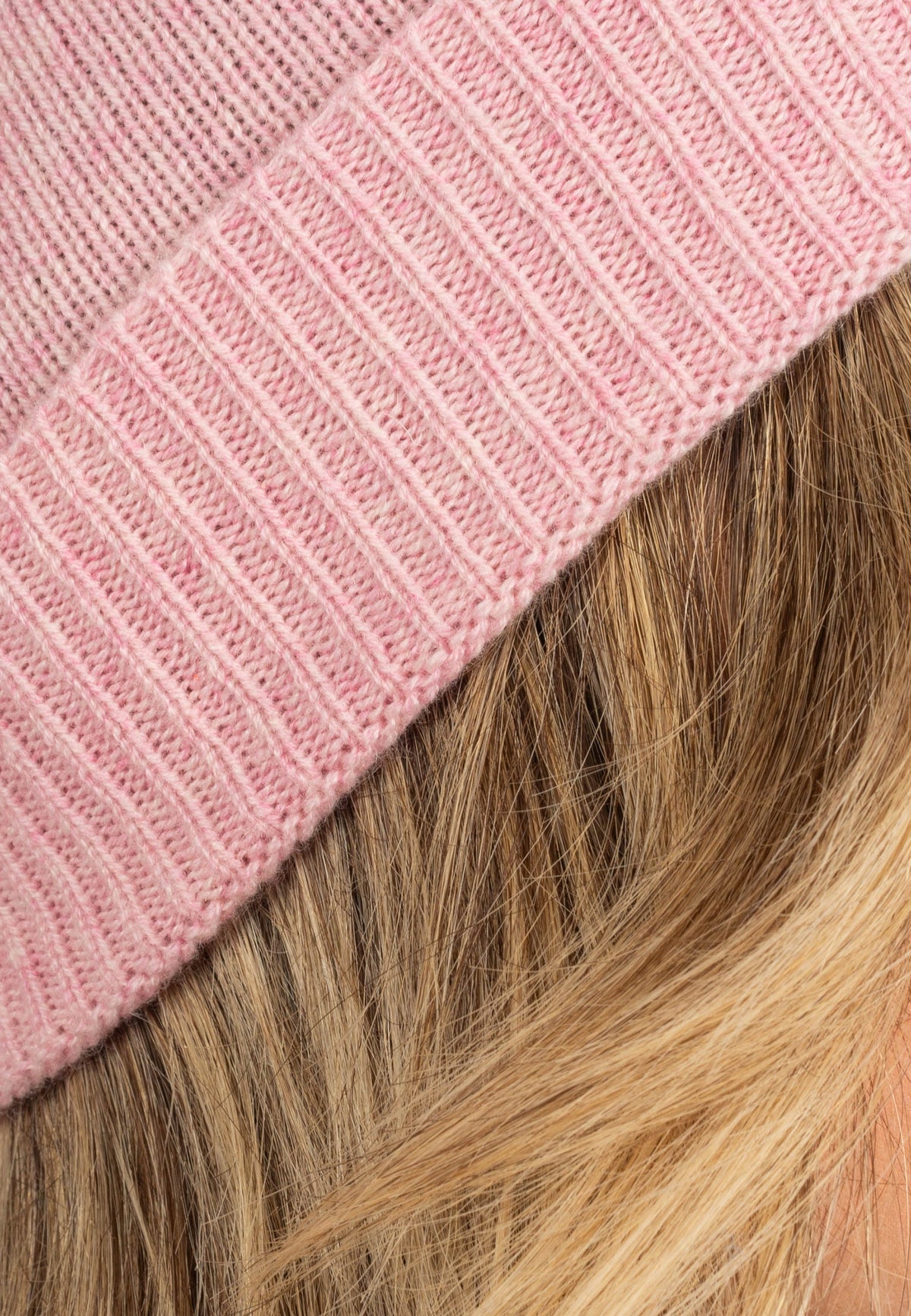 Women's plain-knit 100% cashmere beanie, colour Pink, view 3 | Dalle Piane Cashmere