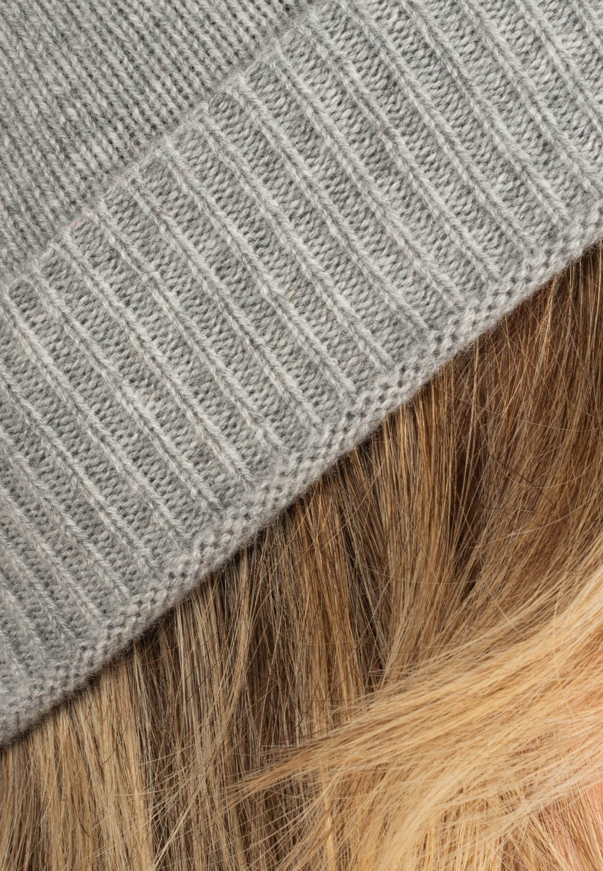 Women's plain-knit 100% cashmere beanie, colour Grey, view 3 | Dalle Piane Cashmere