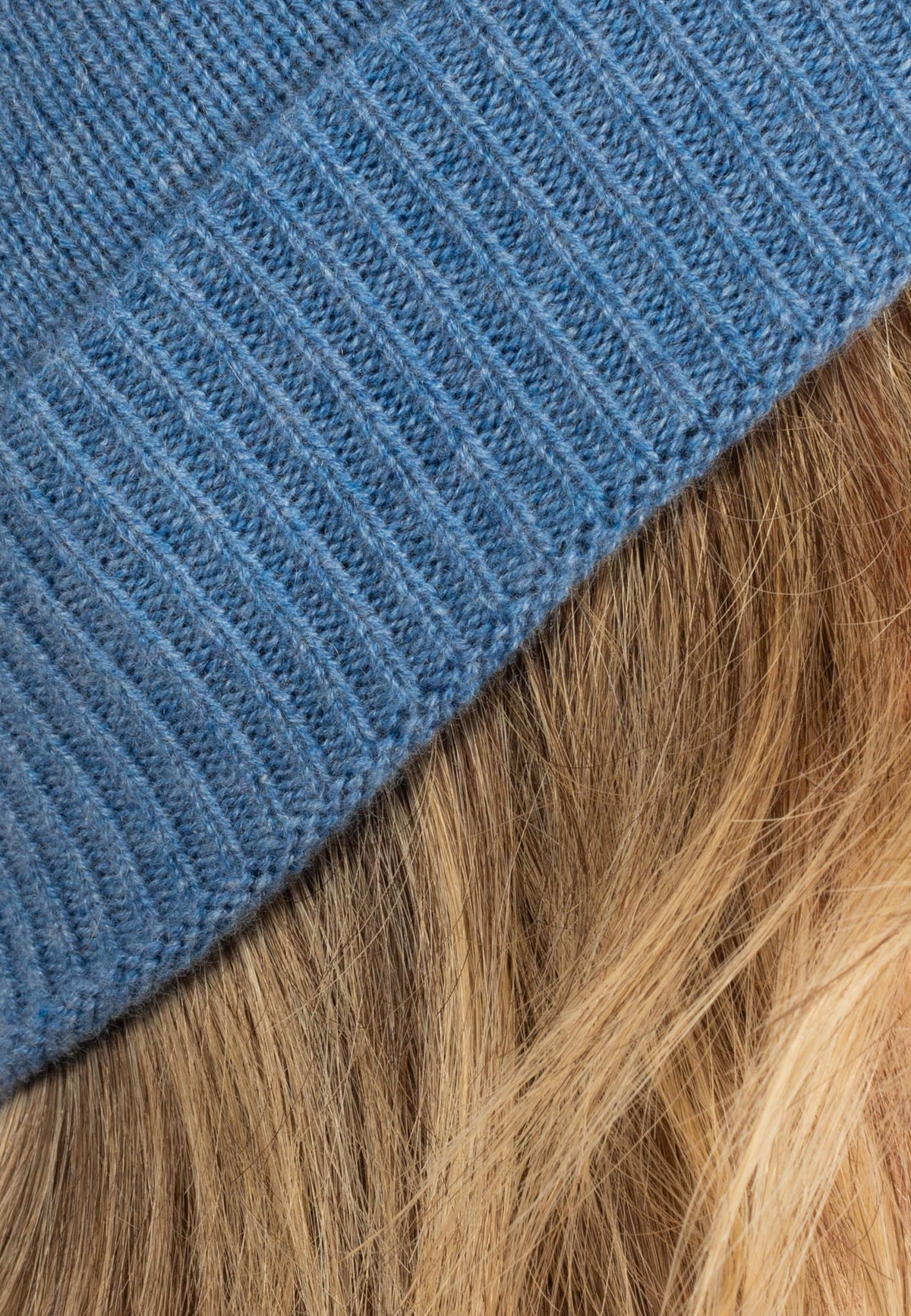 Women's plain-knit 100% cashmere beanie, colour Light Blue, view 3 | Dalle Piane Cashmere