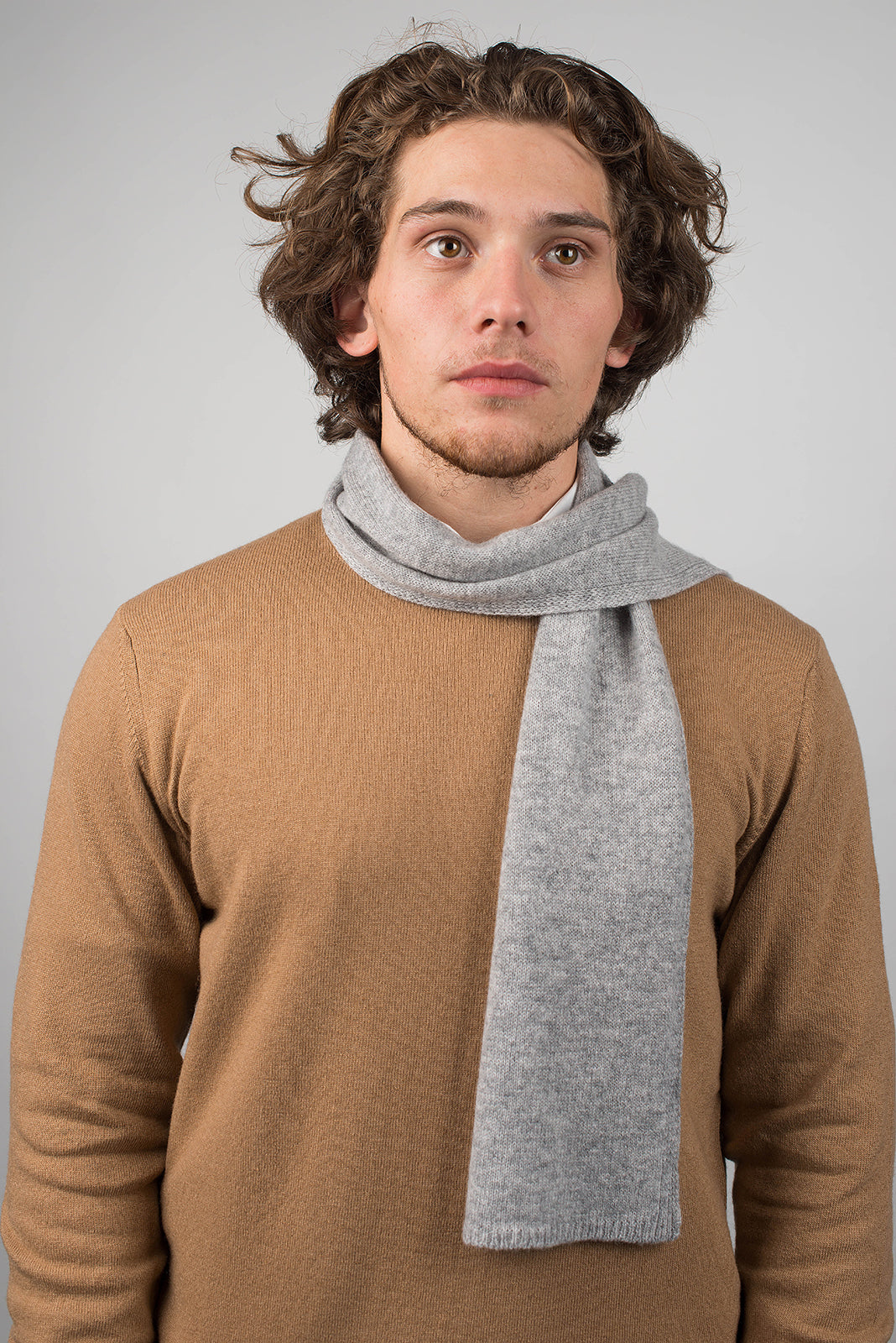 Men's 100% cashmere skinny scarf, colour Grey, view 2 | Dalle Piane Cashmere