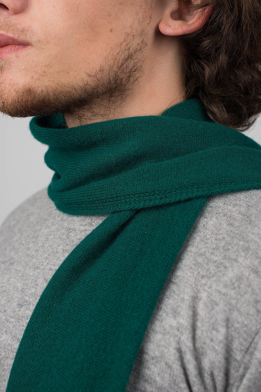 Men's 100% cashmere skinny scarf, colour Green, view 3 | Dalle Piane Cashmere