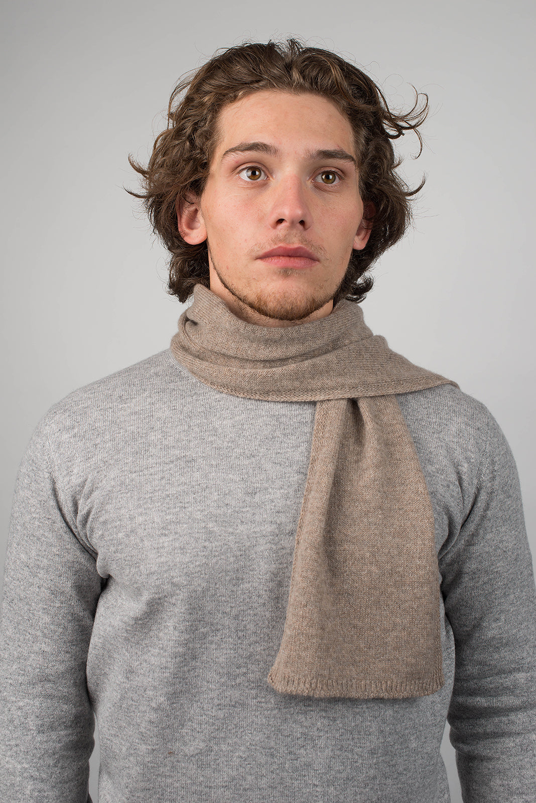 Men's 100% cashmere skinny scarf, colour Mink, view 2 | Dalle Piane Cashmere