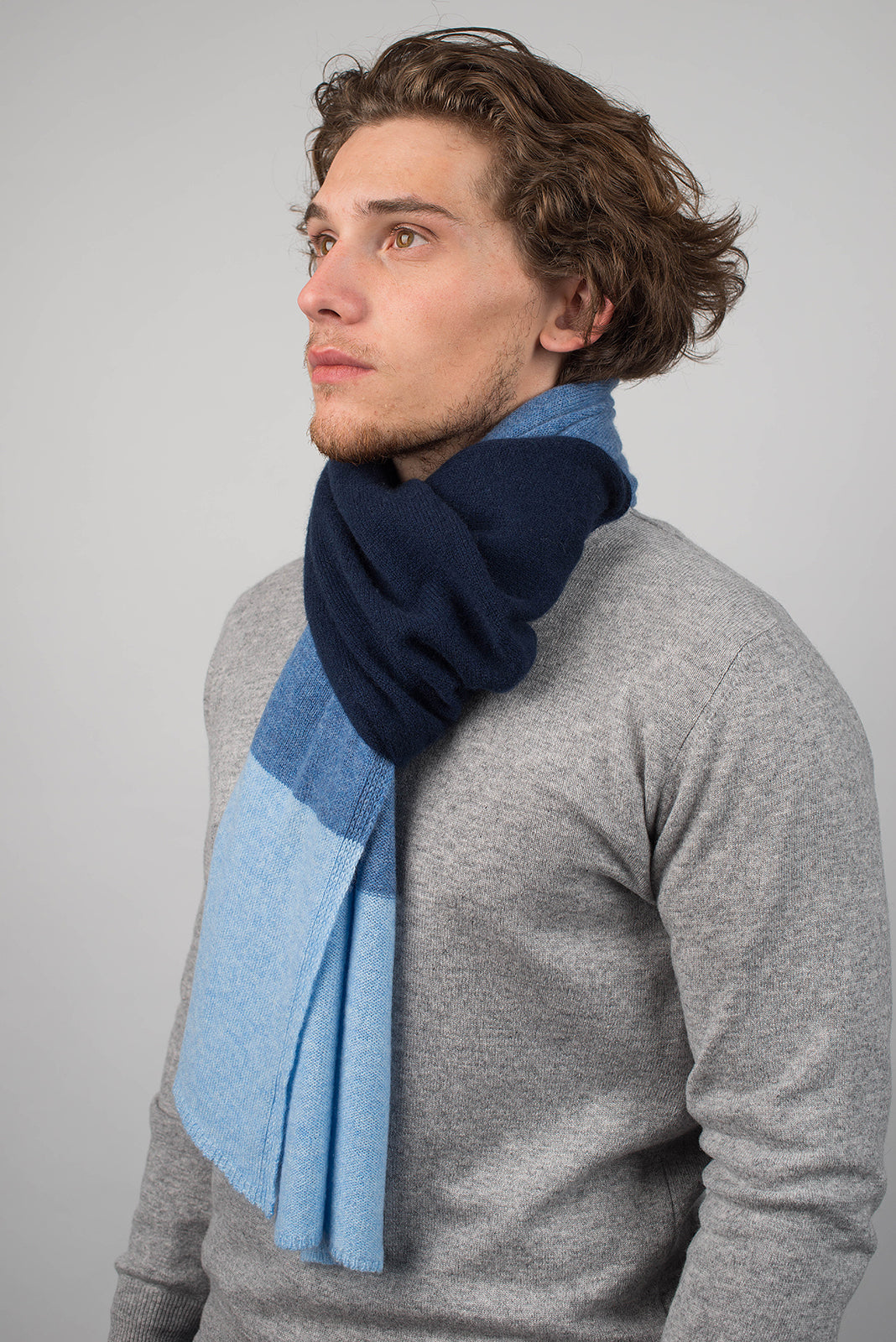 Men's three-colour 100% cashmere scarf, colour Blue-Sky-Light Blue, view 3 | Dalle Piane Cashmere