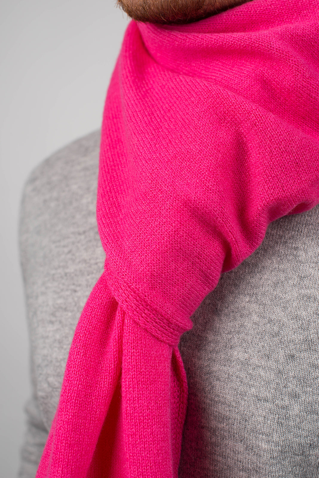 Men's wide 100% cashmere scarf, colour Fuchsia, view 4 | Dalle Piane Cashmere