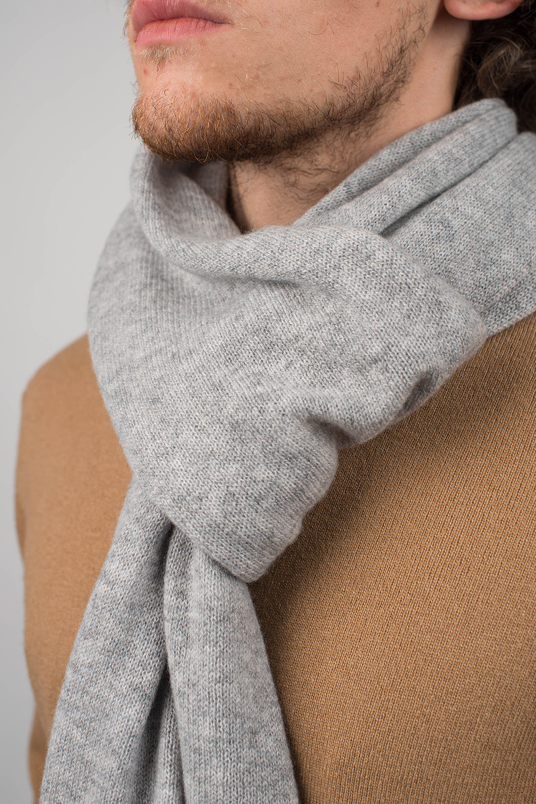 Men's wide 100% cashmere scarf, colour Grey, view 4 | Dalle Piane Cashmere