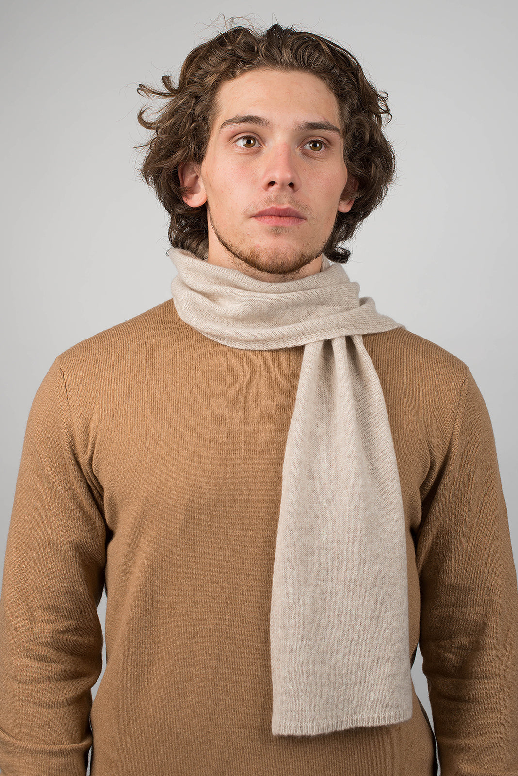 Men's 100% cashmere skinny scarf, colour Beige, view 2 | Dalle Piane Cashmere