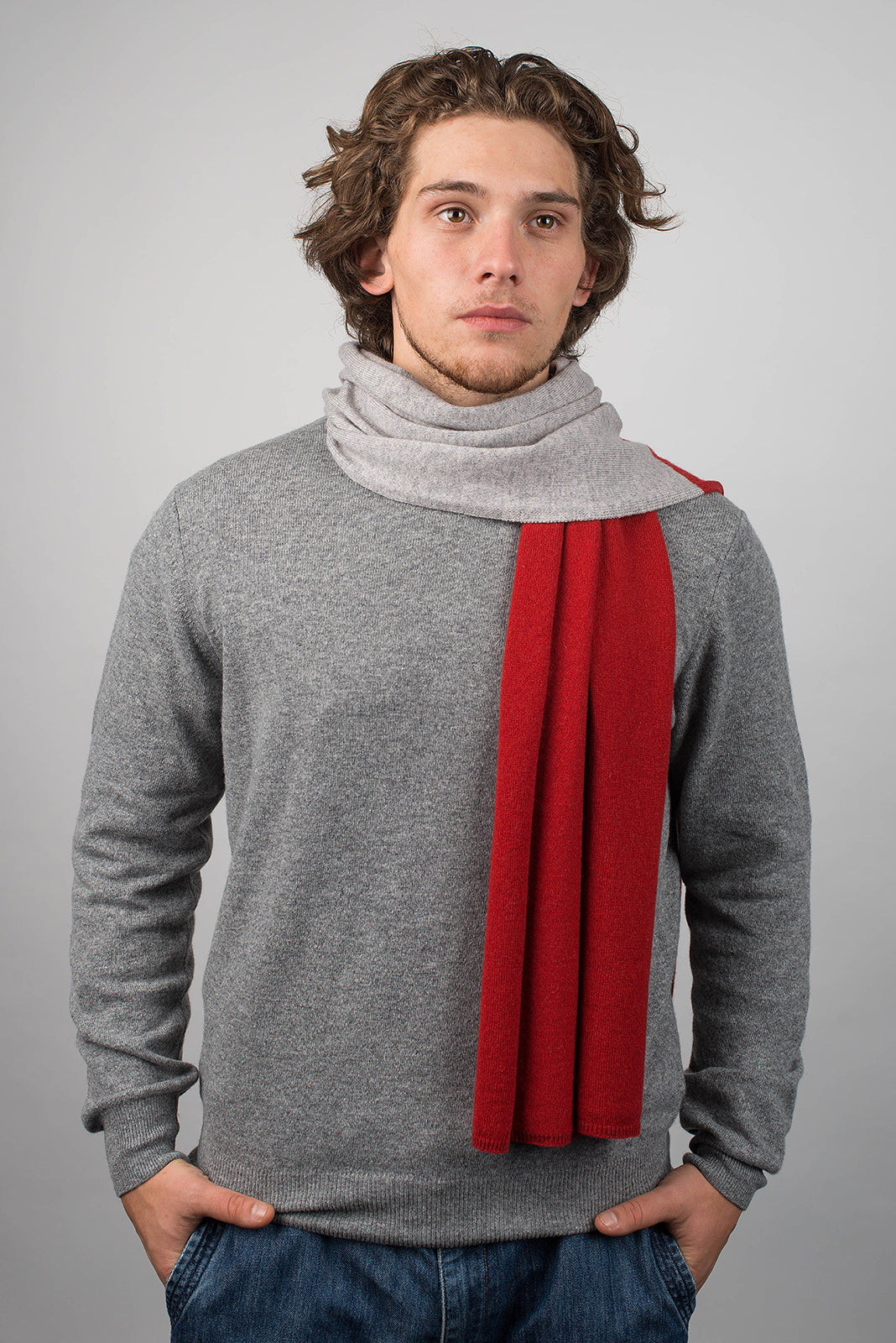 Men's two-tone 100% cashmere scarf, colour Red-Grey, view 2 | Dalle Piane Cashmere