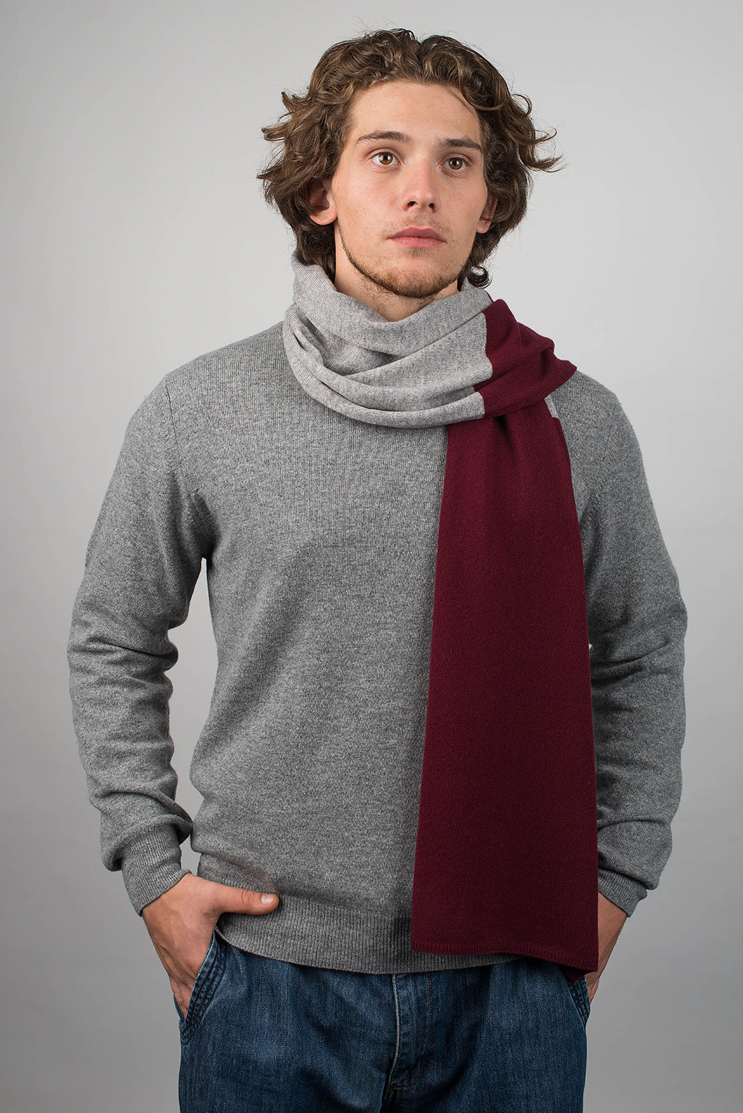 Men's two-tone 100% cashmere scarf, colour Bordeaux-Grey, view 2 | Dalle Piane Cashmere