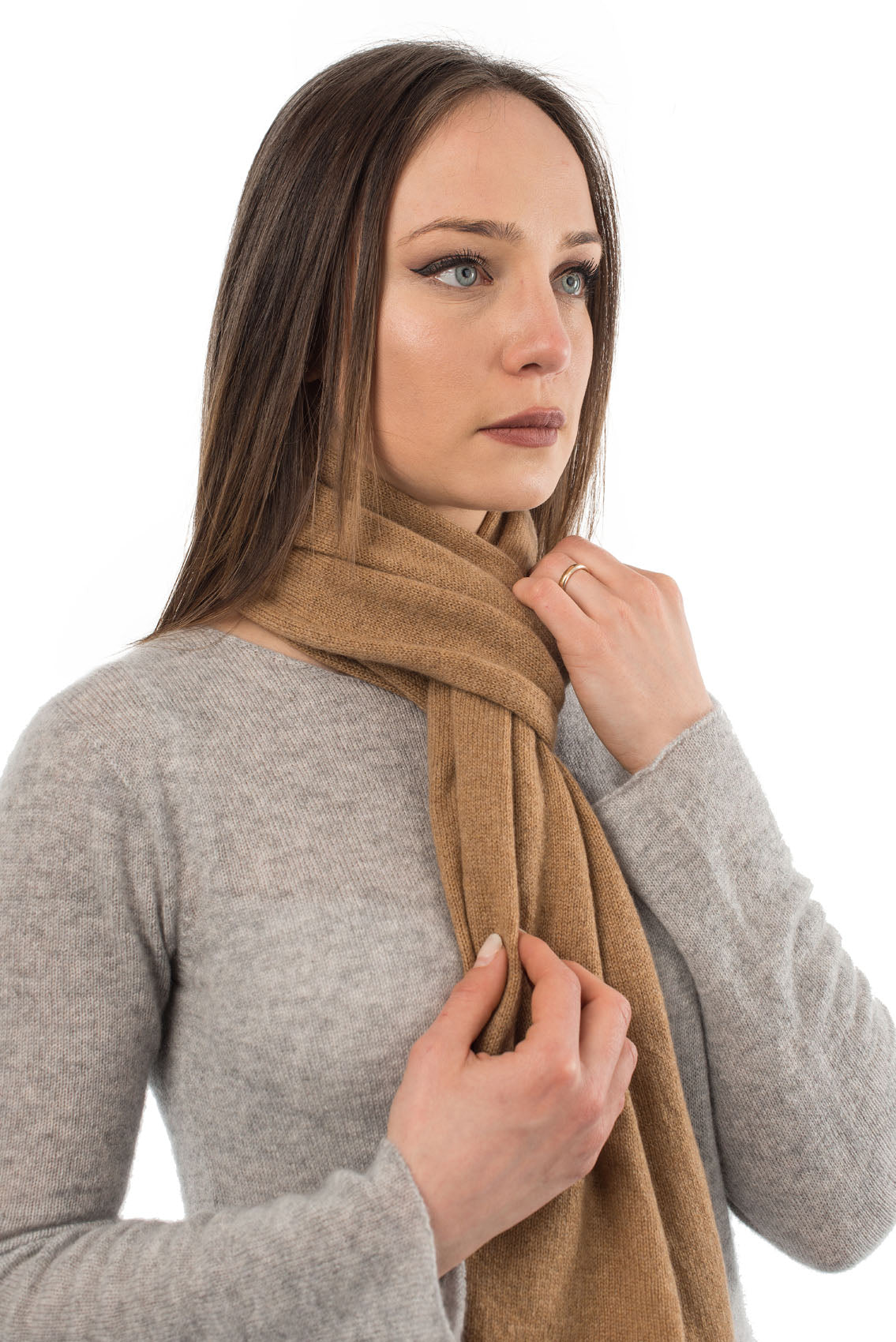 Unisex 100% cashmere scarf, colour Camel, view 3 | Dalle Piane Cashmere