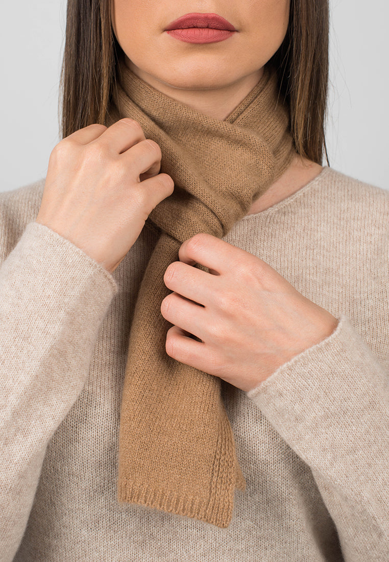 Women's 100% cashmere skinny scarf, colour Camel, view 4 | Dalle Piane Cashmere