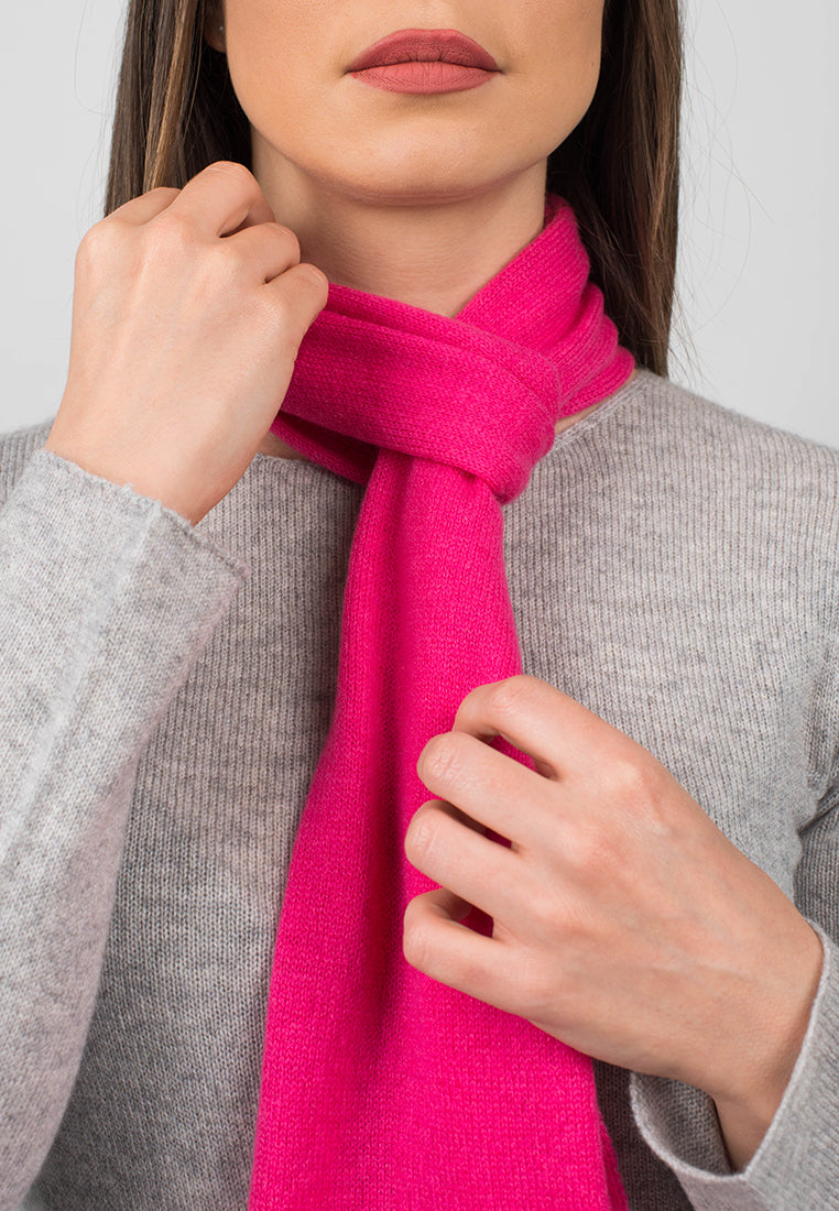 Women's 100% cashmere skinny scarf, colour Fuchsia, view 4 | Dalle Piane Cashmere