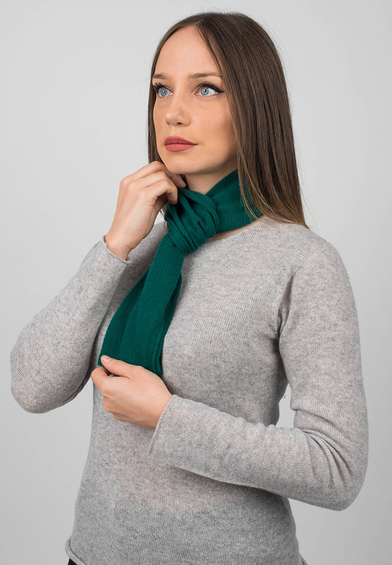 Women's 100% cashmere skinny scarf, colour Green, view 3 | Dalle Piane Cashmere