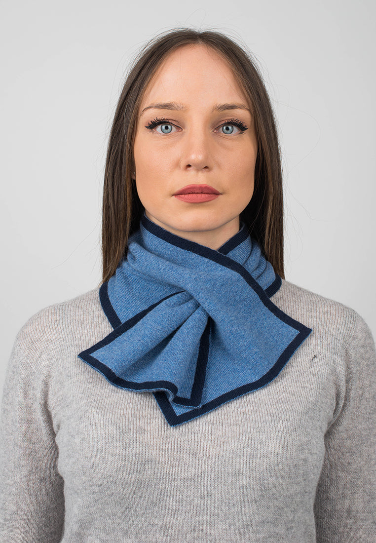 Women's reversible 100% cashmere neck warmer, colour Blue, view 3 | Dalle Piane Cashmere