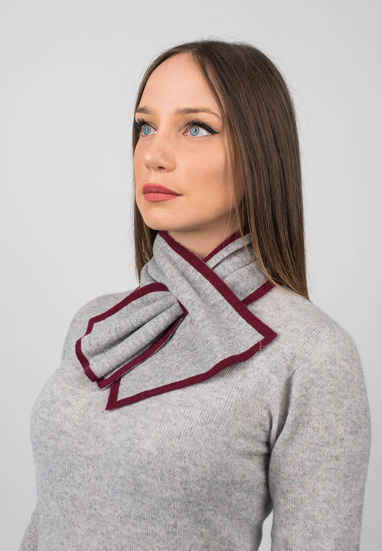 Women's reversible 100% cashmere neck warmer, colour Bordeaux, view 4 | Dalle Piane Cashmere