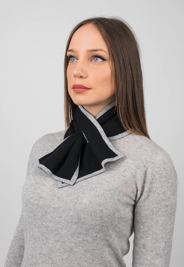 Women's reversible 100% cashmere neck warmer, colour Black, view 2 | Dalle Piane Cashmere