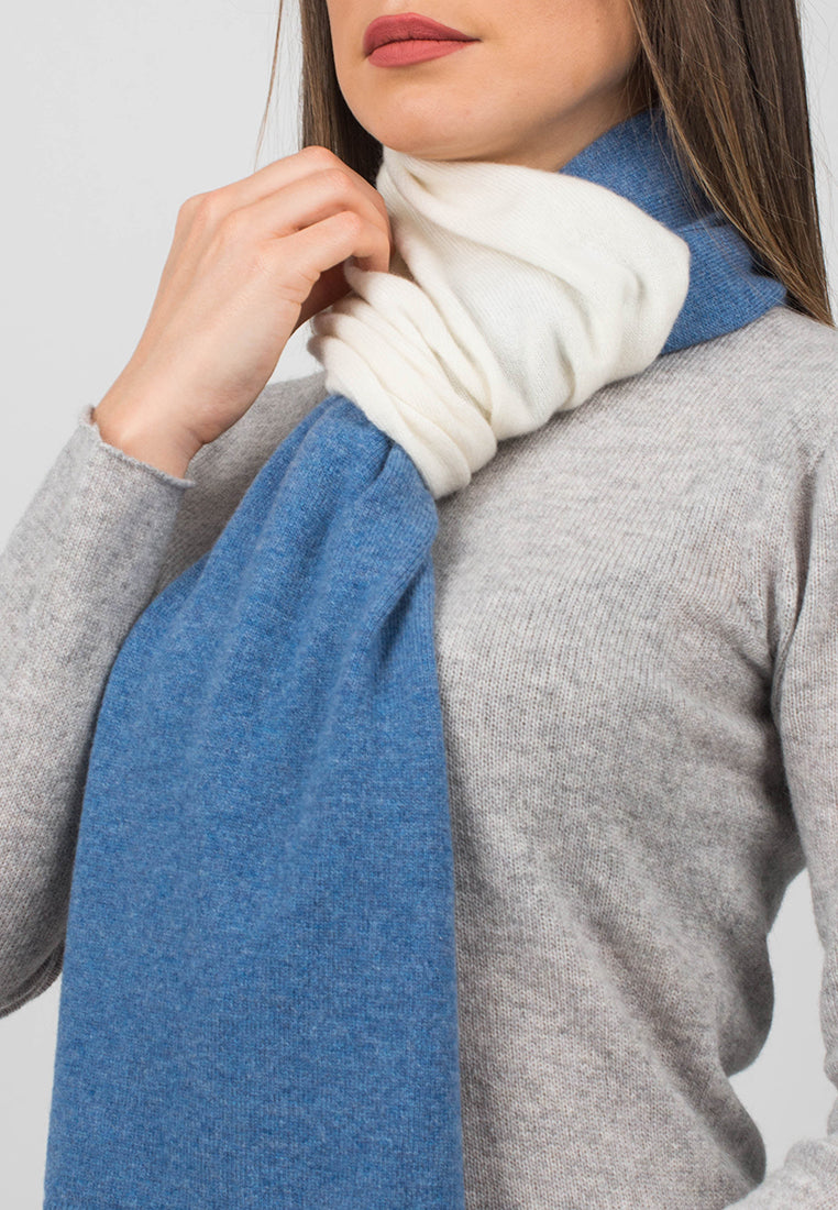 Women's two-tone 100% cashmere scarf, colour Cream-Light Blue, view 4 | Dalle Piane Cashmere