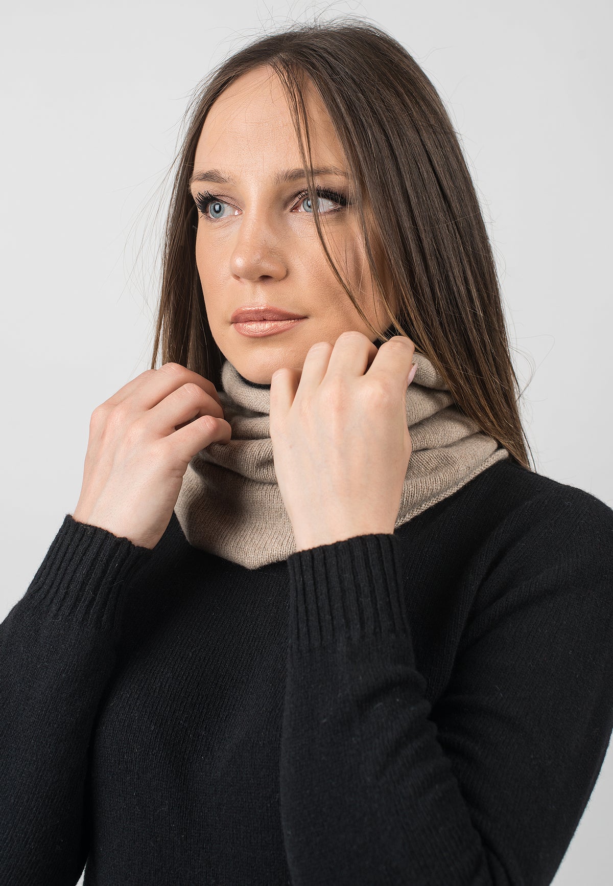 Recycled cashmere neck warmer, colour Beige, view 2 | Dalle Piane Cashmere
