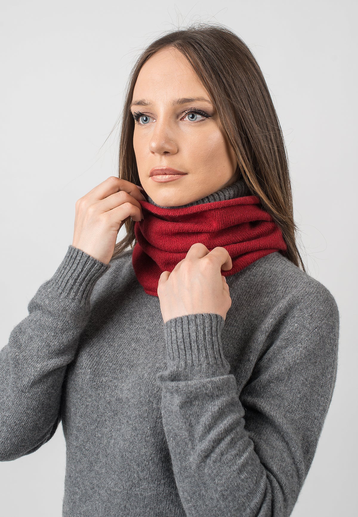 Recycled cashmere neck warmer, colour Red, view 2 | Dalle Piane Cashmere