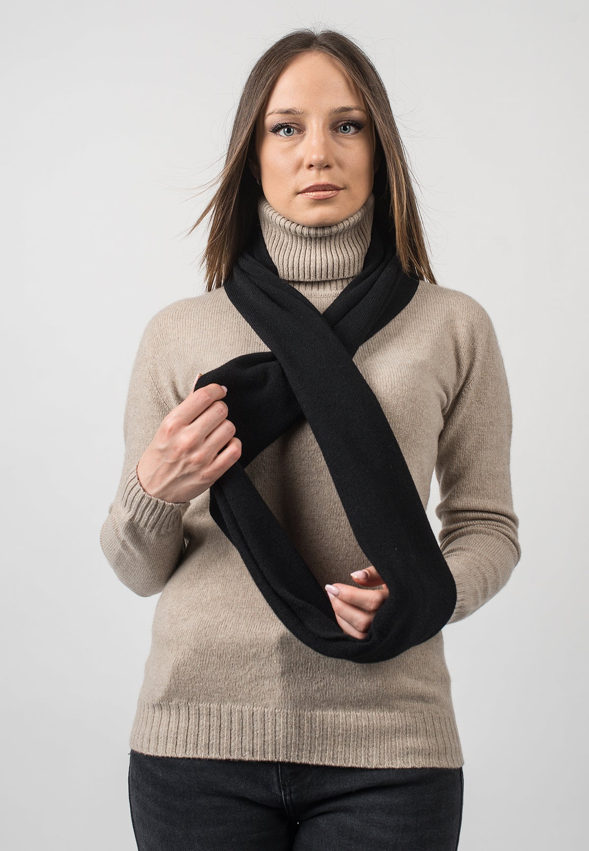 Recycled cashmere infinity scarf, colour Black, view 2 | Dalle Piane Cashmere